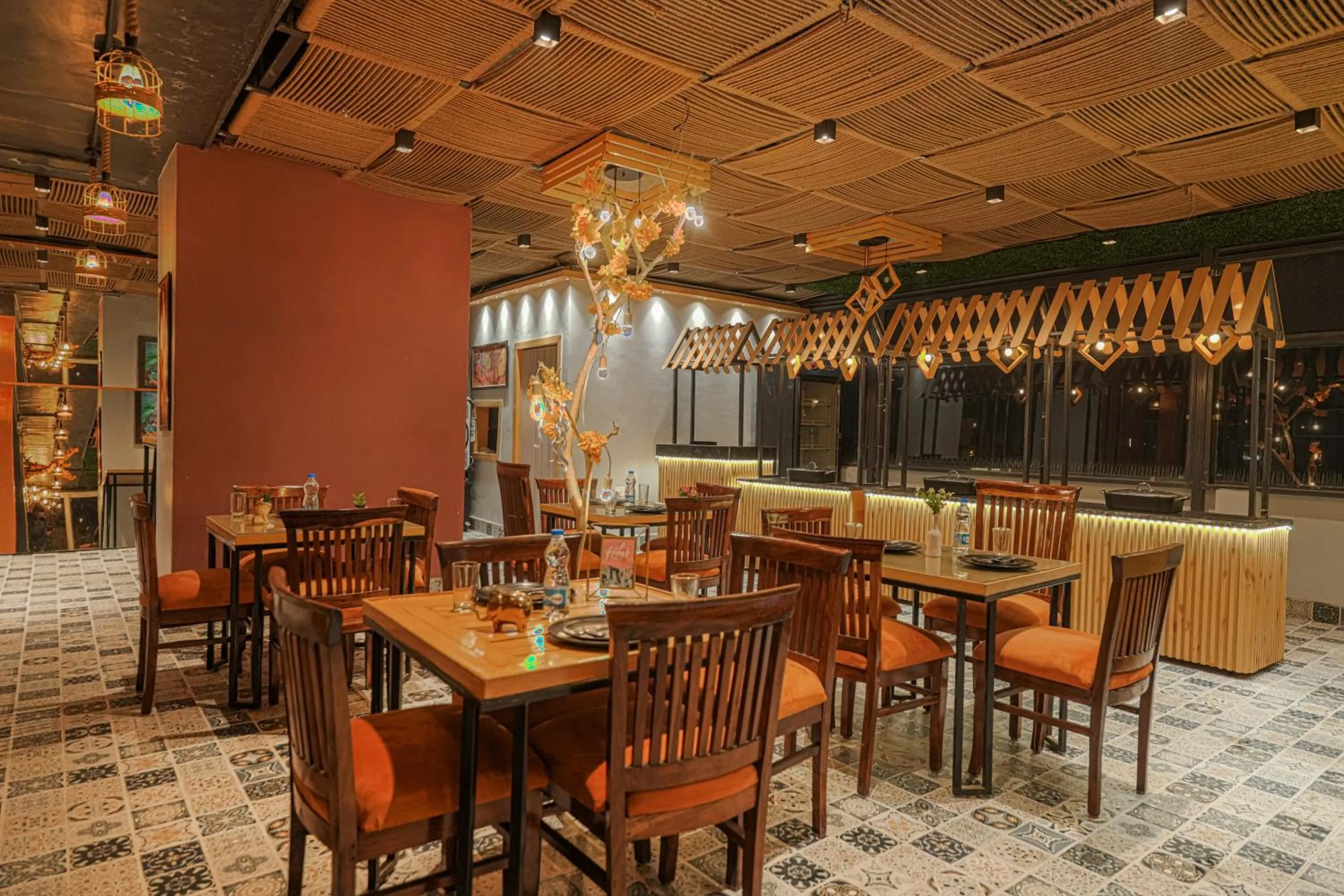 Restaurant/places to eat in Hotel Global Inn