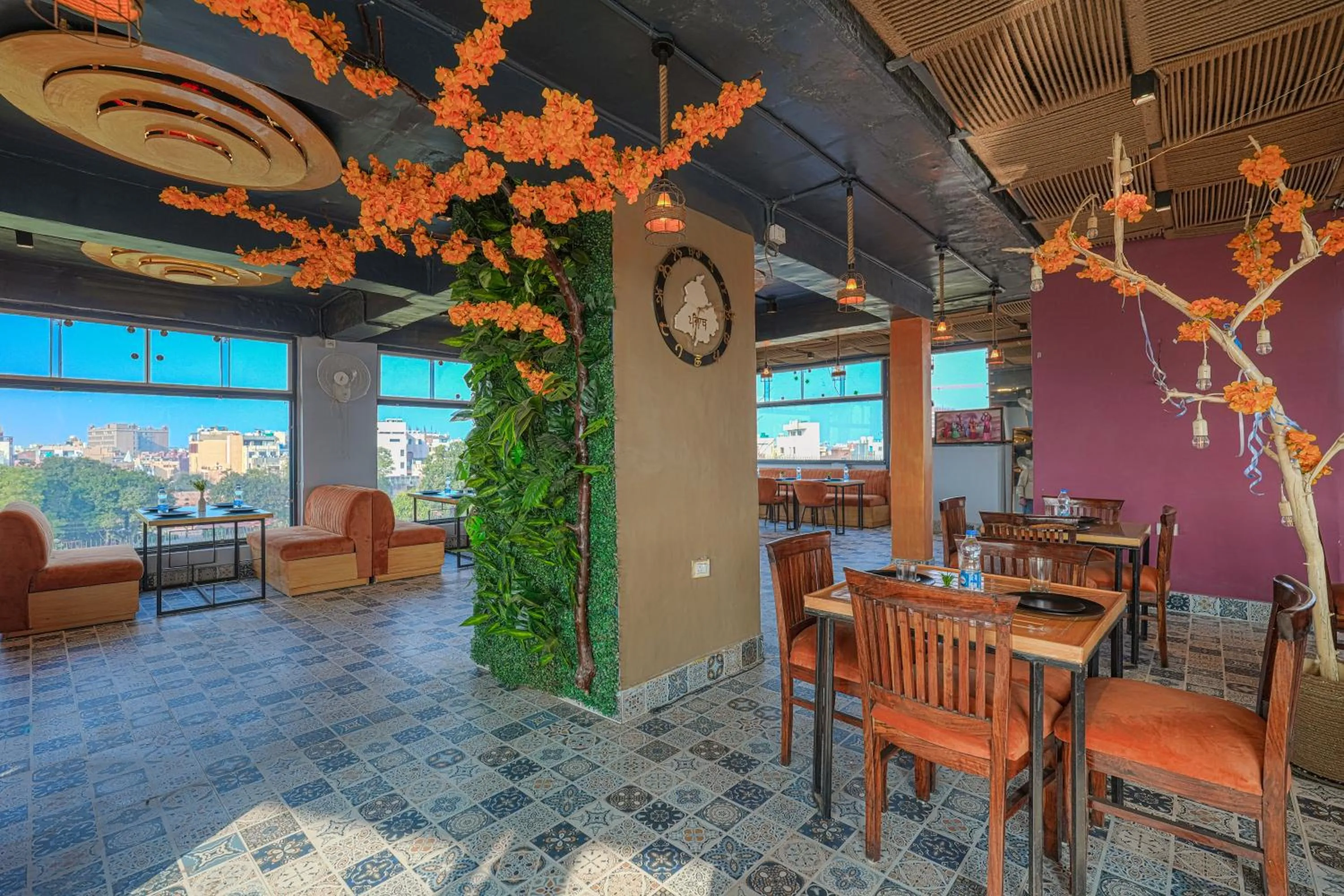 Restaurant/places to eat in Hotel Global Inn