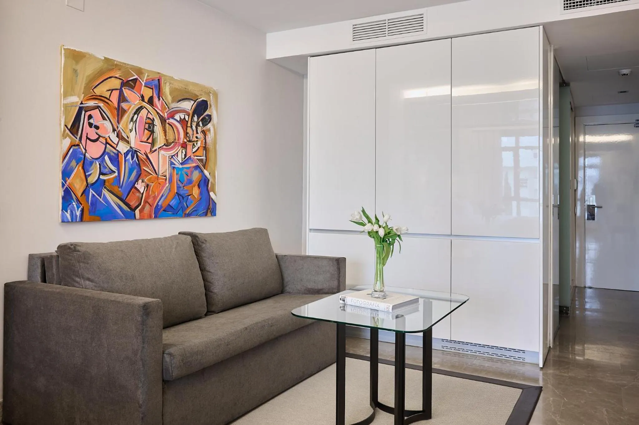 Seating area in VP Madroño