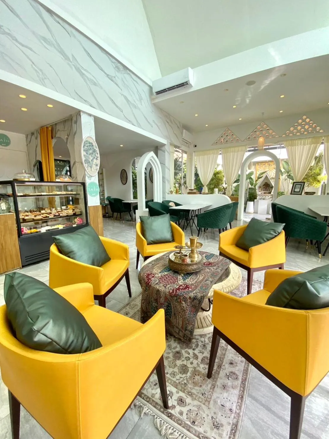 Restaurant/places to eat in Tajh Pool Villas