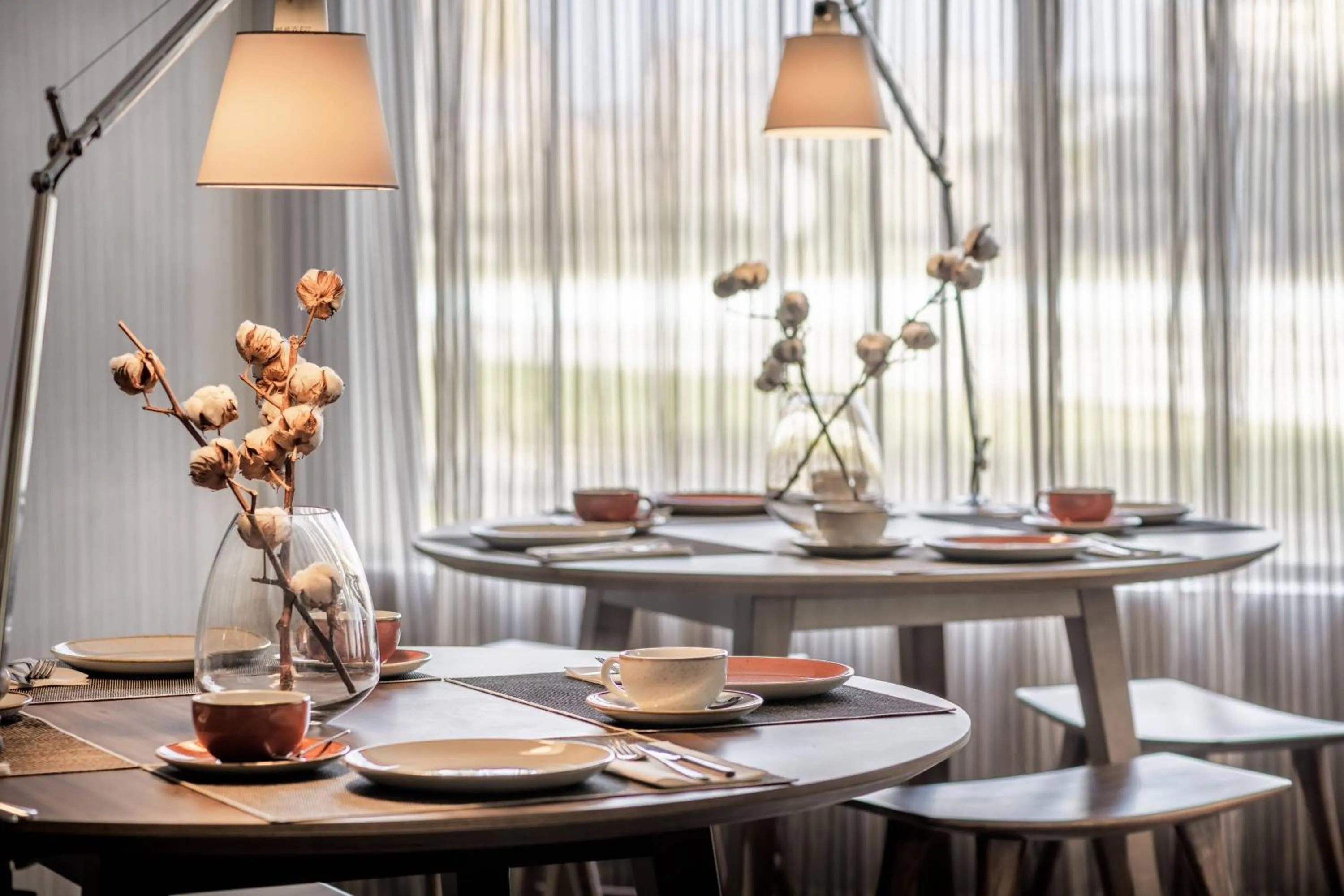 Lounge or bar in AC Hotel Huelva by Marriott