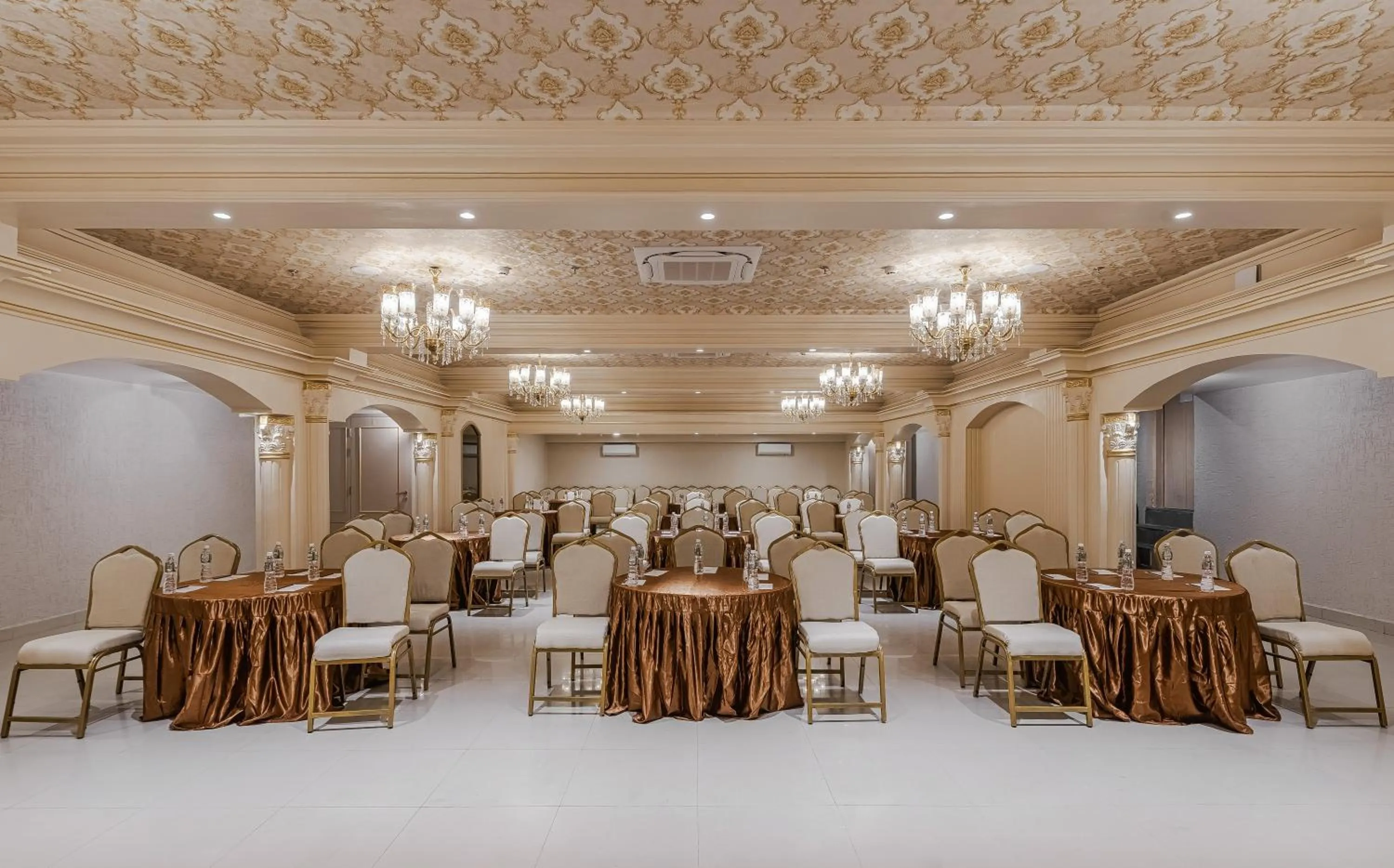 Banquet/Function facilities in Ginger Bharuch