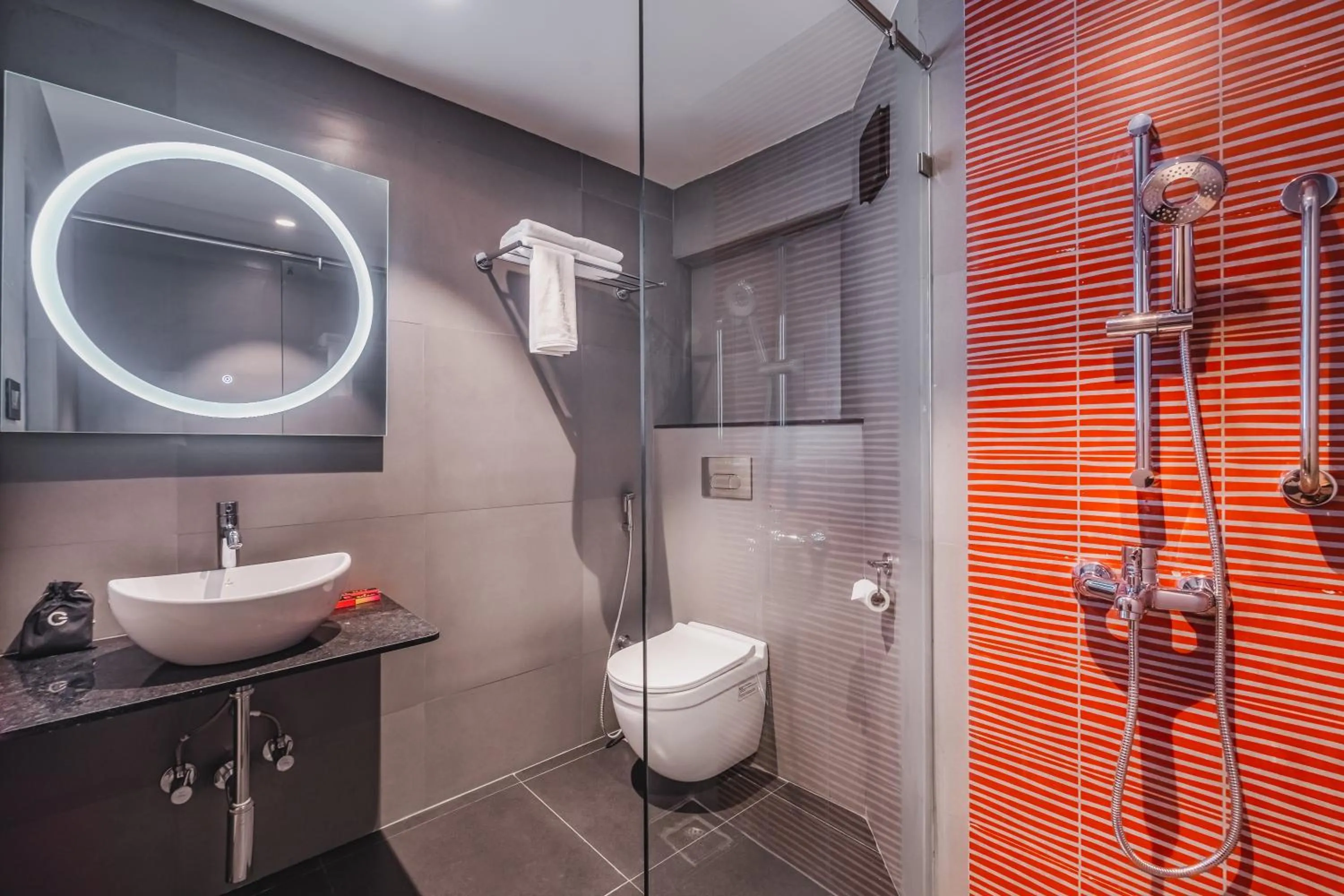 Shower in Ginger Bharuch