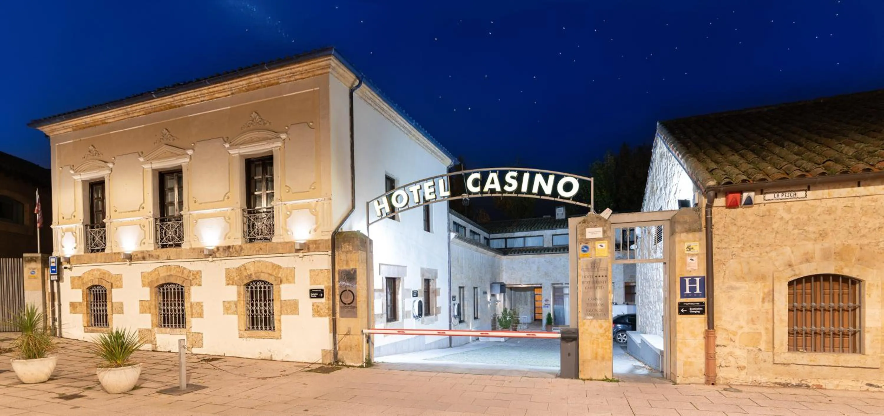 Property building in Hospedium Hotel Casino Del Tormes