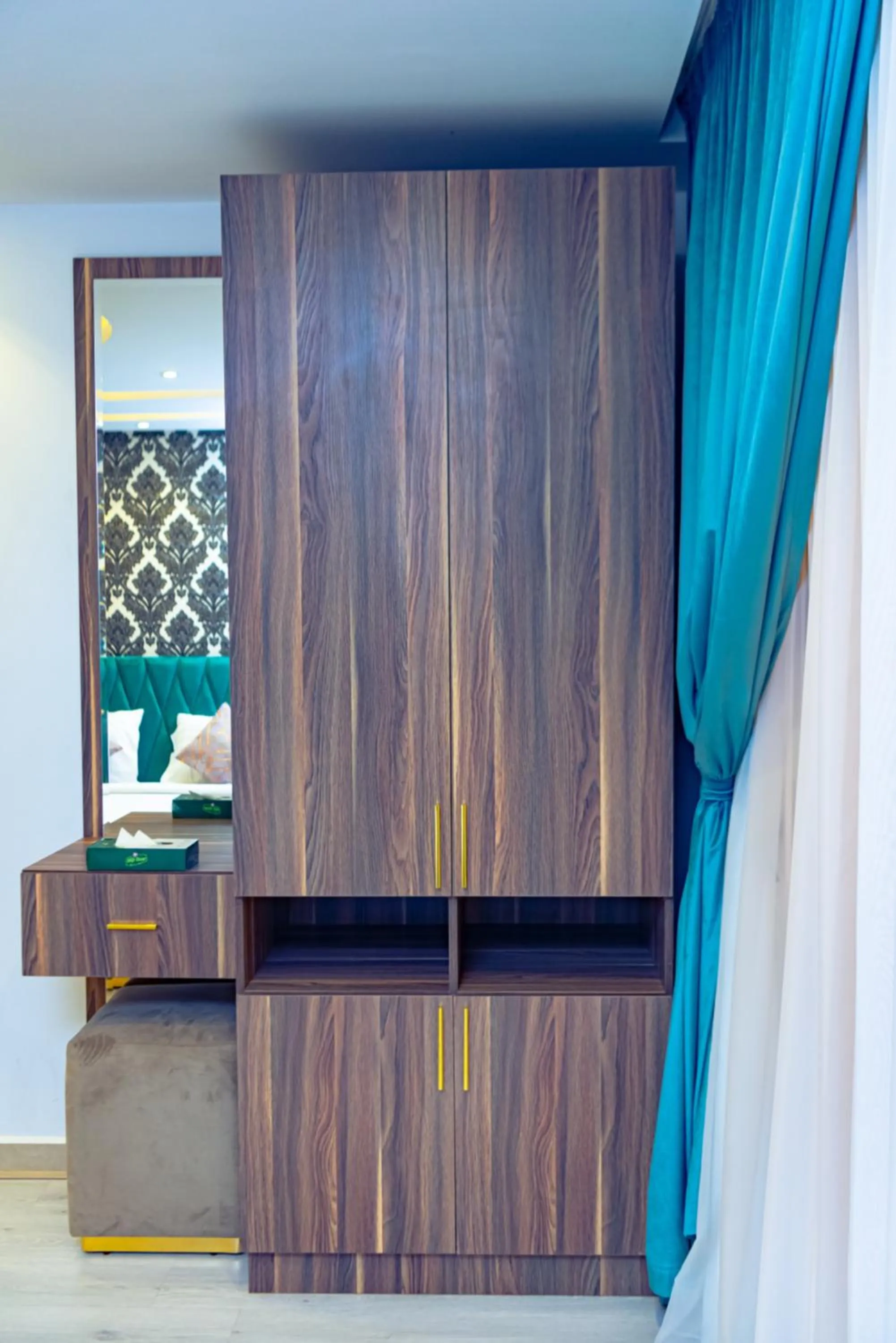 wardrobe in Jasmine Pyramids Hotel