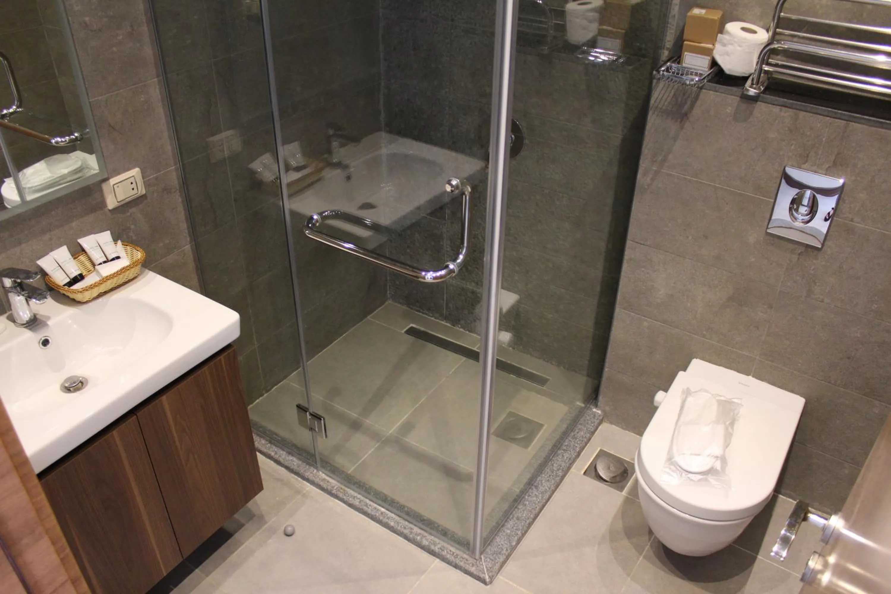 Bathroom in Jasmine Pyramids Hotel