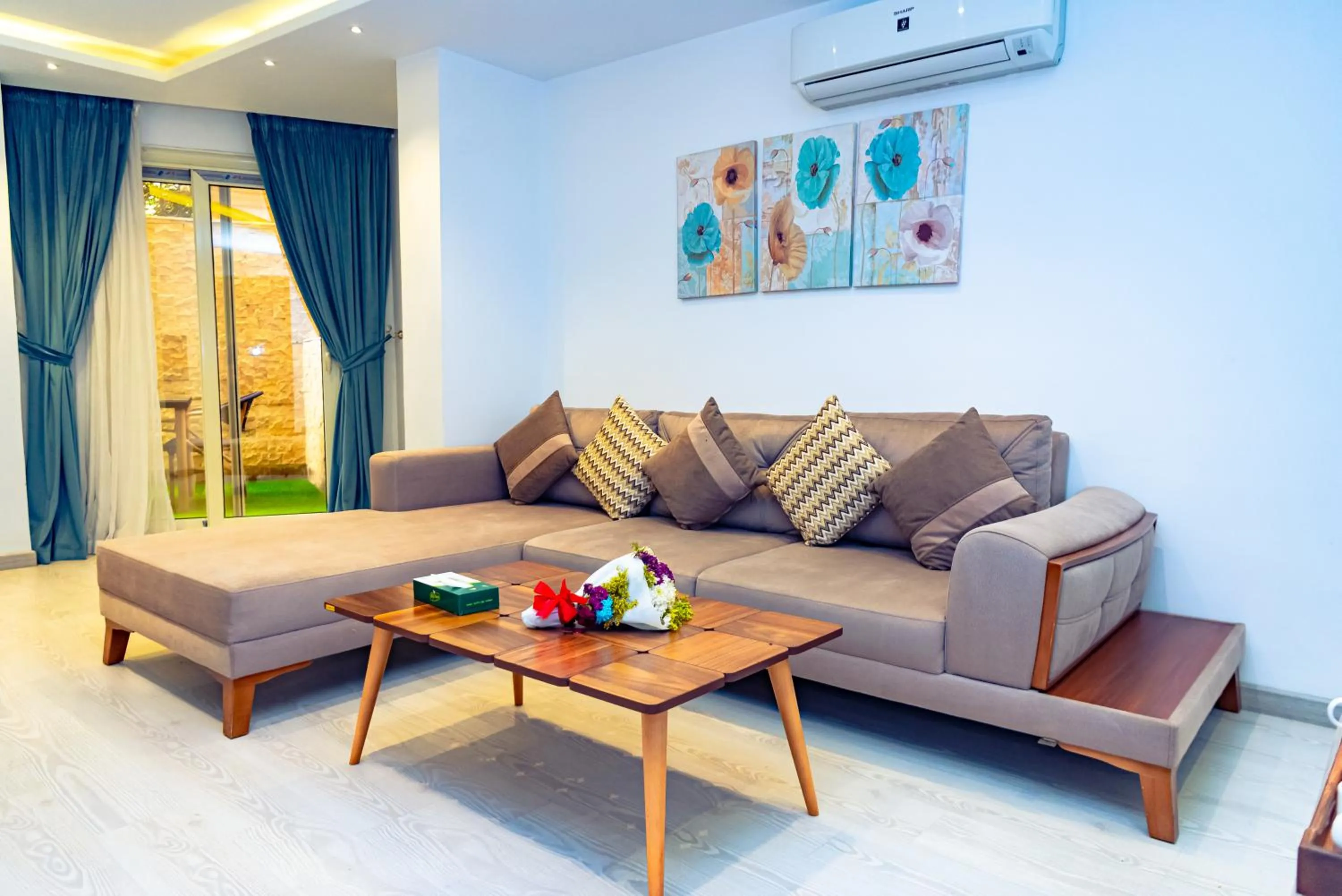 Living room in Jasmine Pyramids Hotel