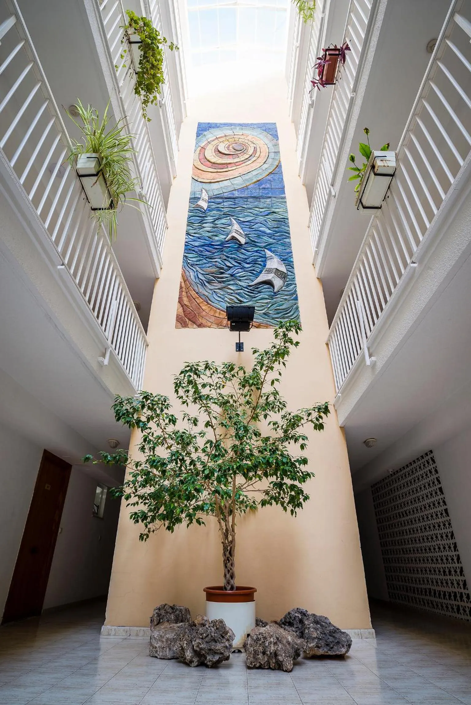 Decorative detail in Apartamentos Avenida