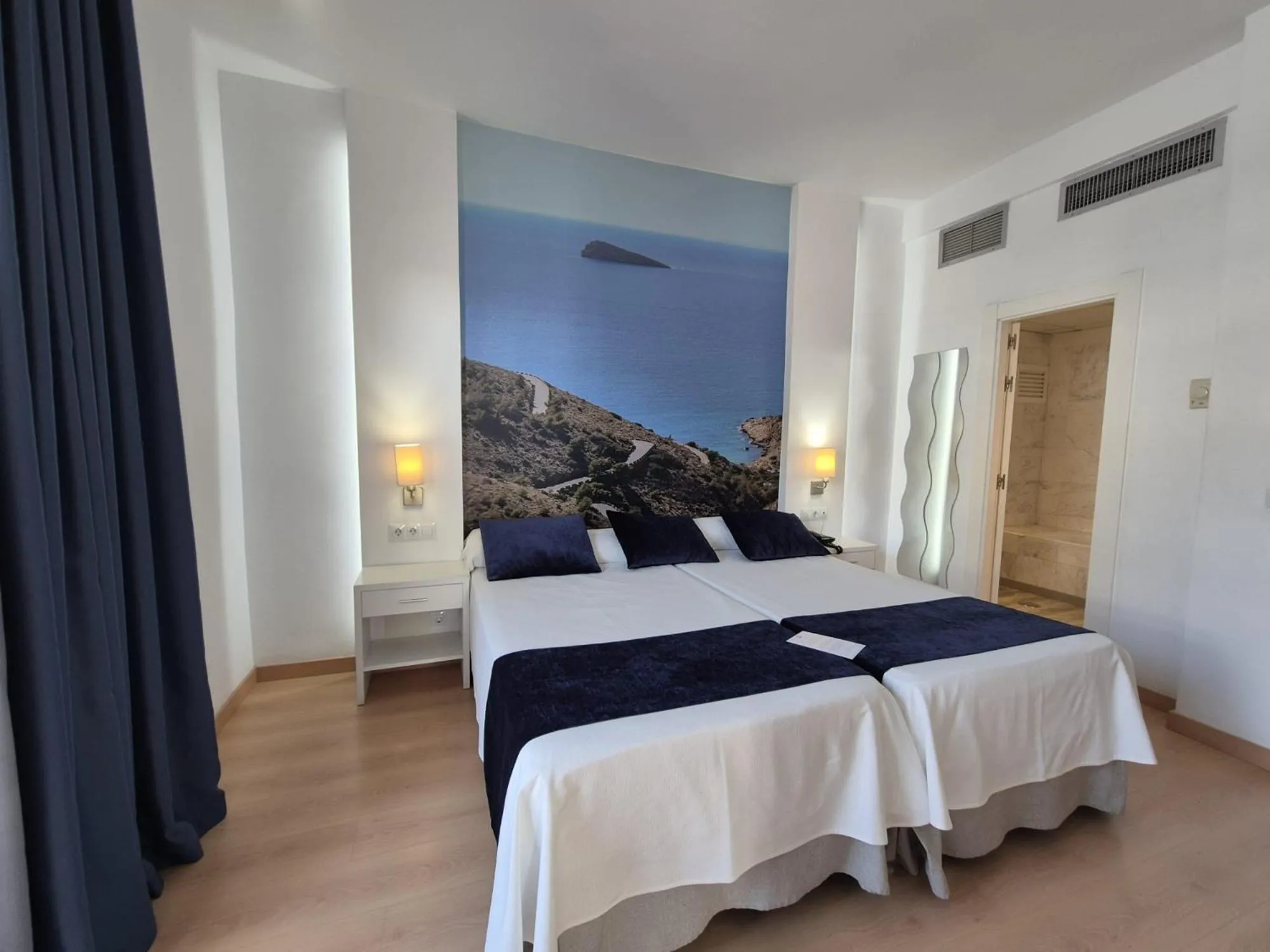 Bed in Hotel Avenida