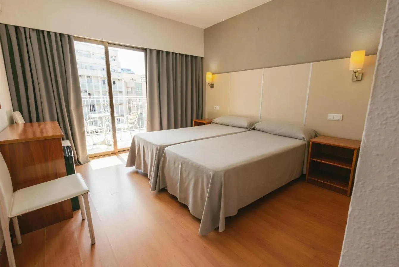 Photo of the whole room, Bed in Port Vista Oro