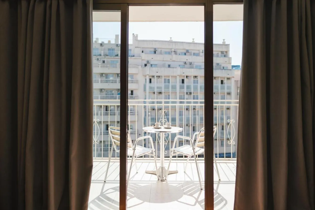 Photo of the whole room in Port Vista Oro