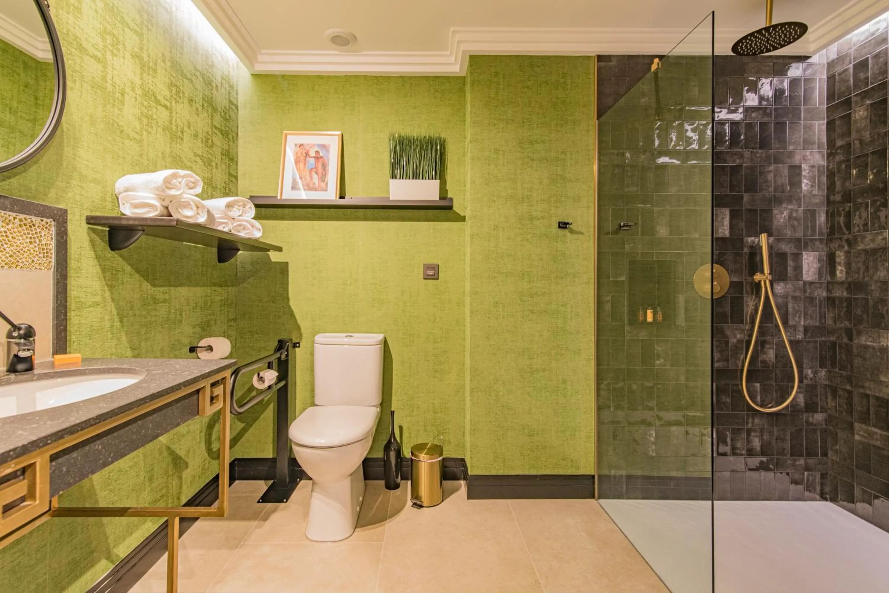 Shower in VESCI FAVENTIA