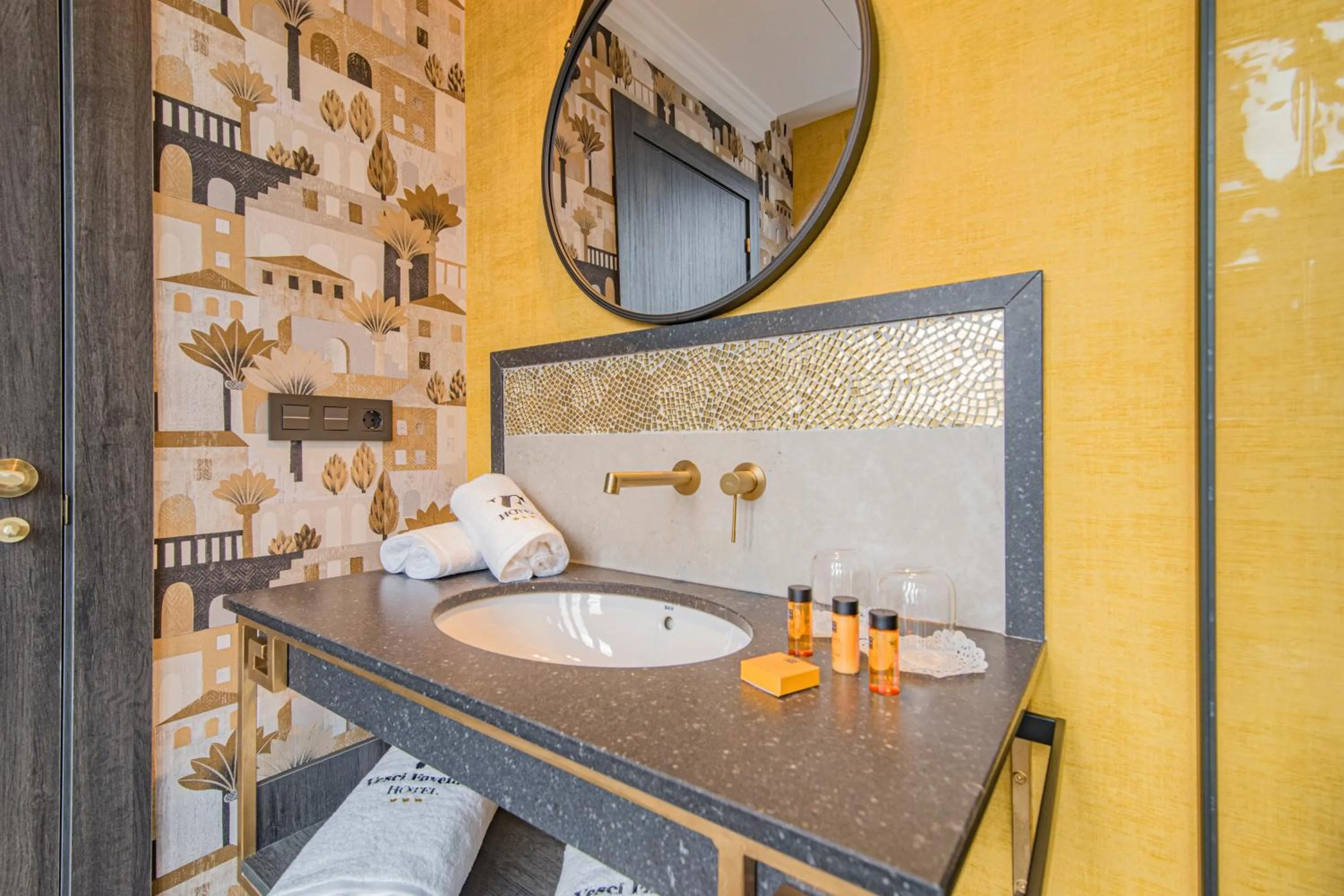 Bathroom in VESCI FAVENTIA