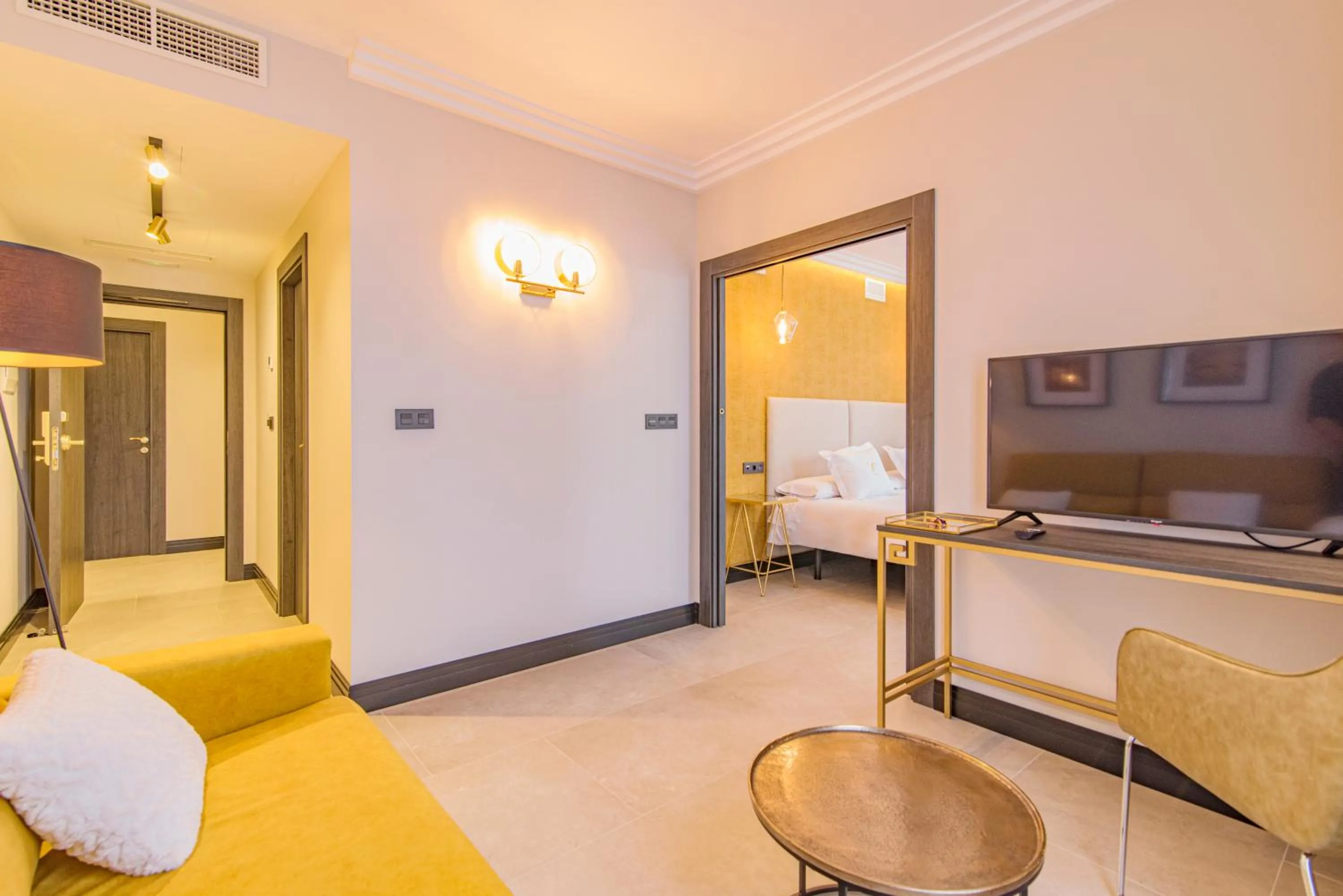 Communal lounge/ TV room, Bed in VESCI FAVENTIA