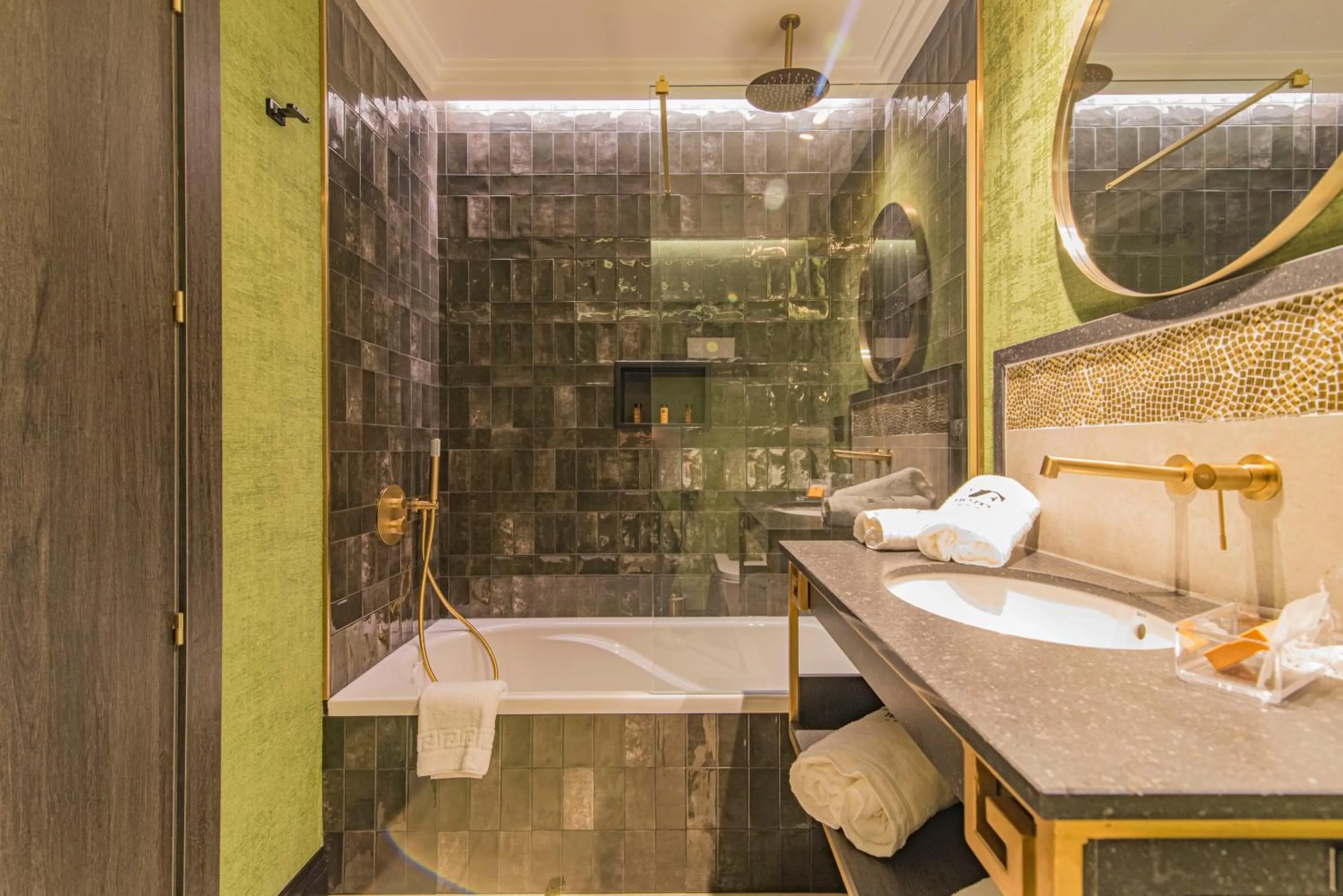 Bathroom in VESCI FAVENTIA