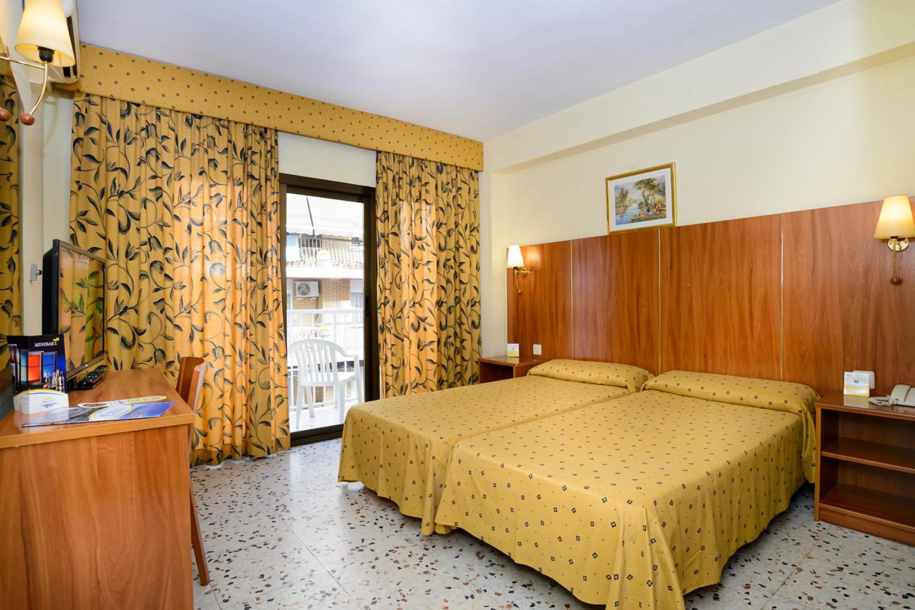 Photo of the whole room, Bed in Hotel Mareny Benidorm