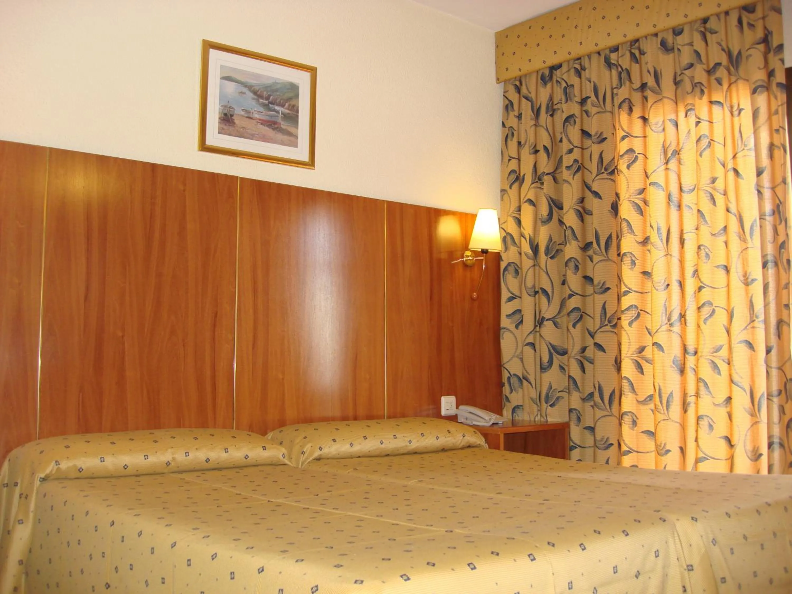 Photo of the whole room, Bed in Hotel Mareny Benidorm