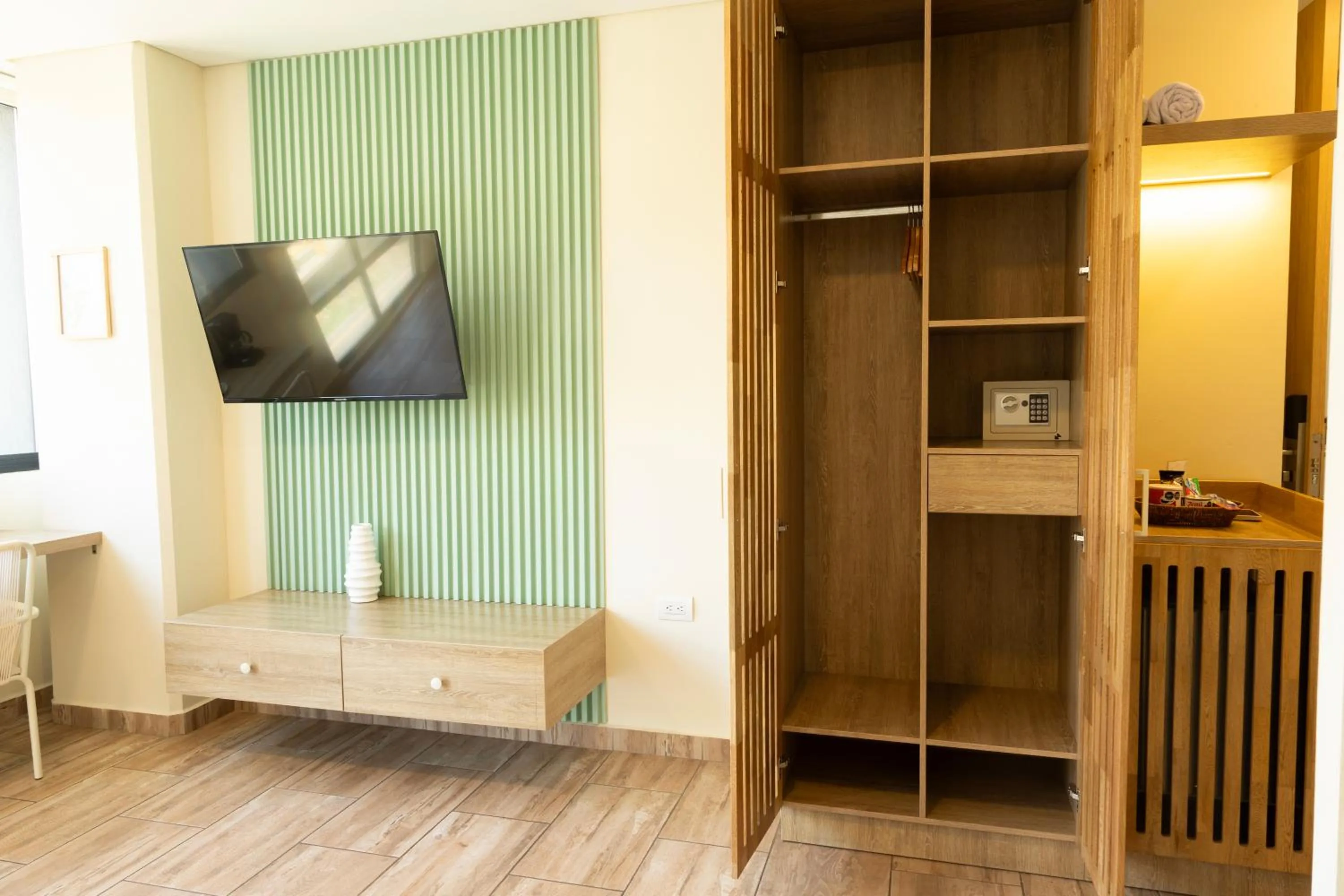 TV and multimedia in Mythical Hotel Boutique