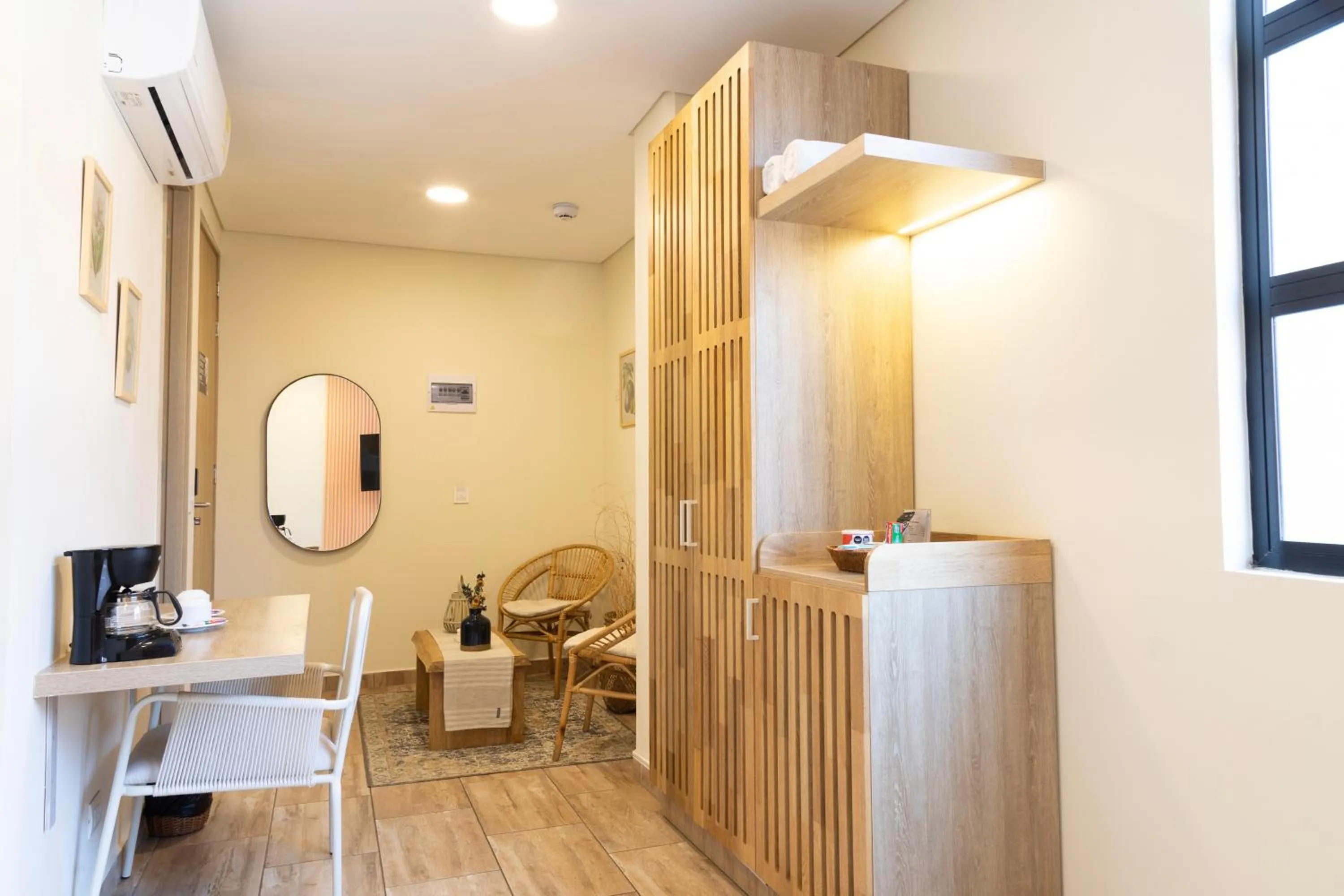 Coffee/tea facilities in Mythical Hotel Boutique