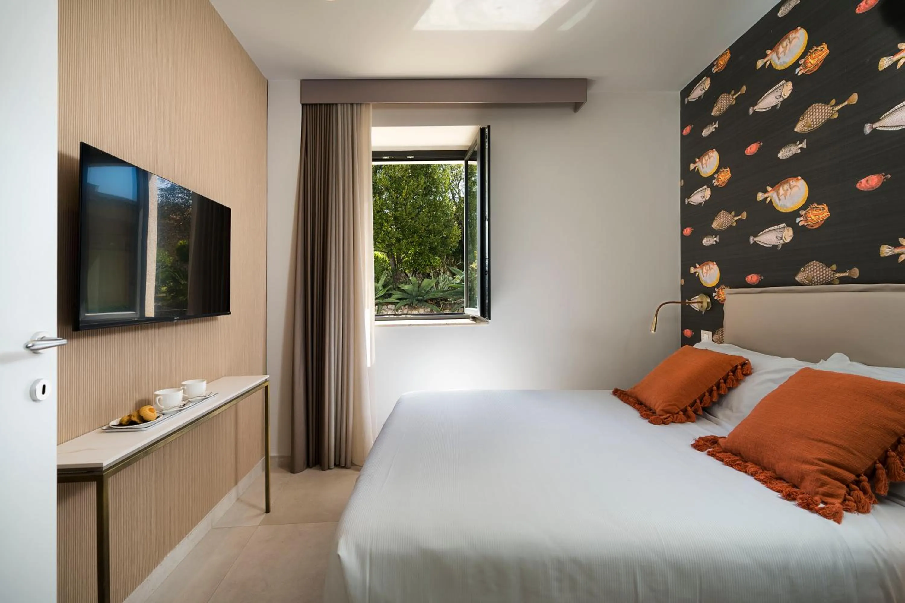 Photo of the whole room, Bed in Belduomo