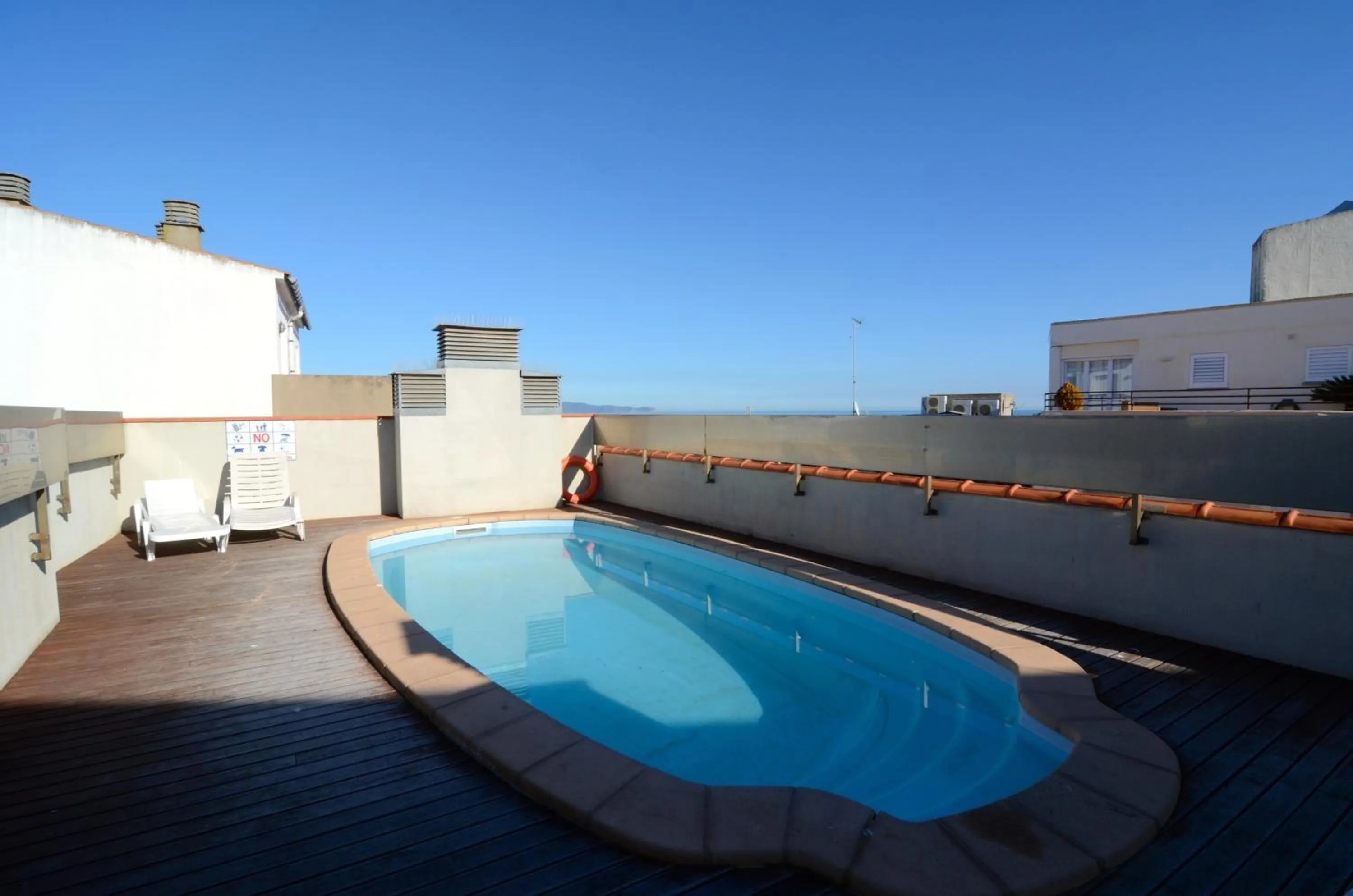 Swimming pool in Mestral 1-1