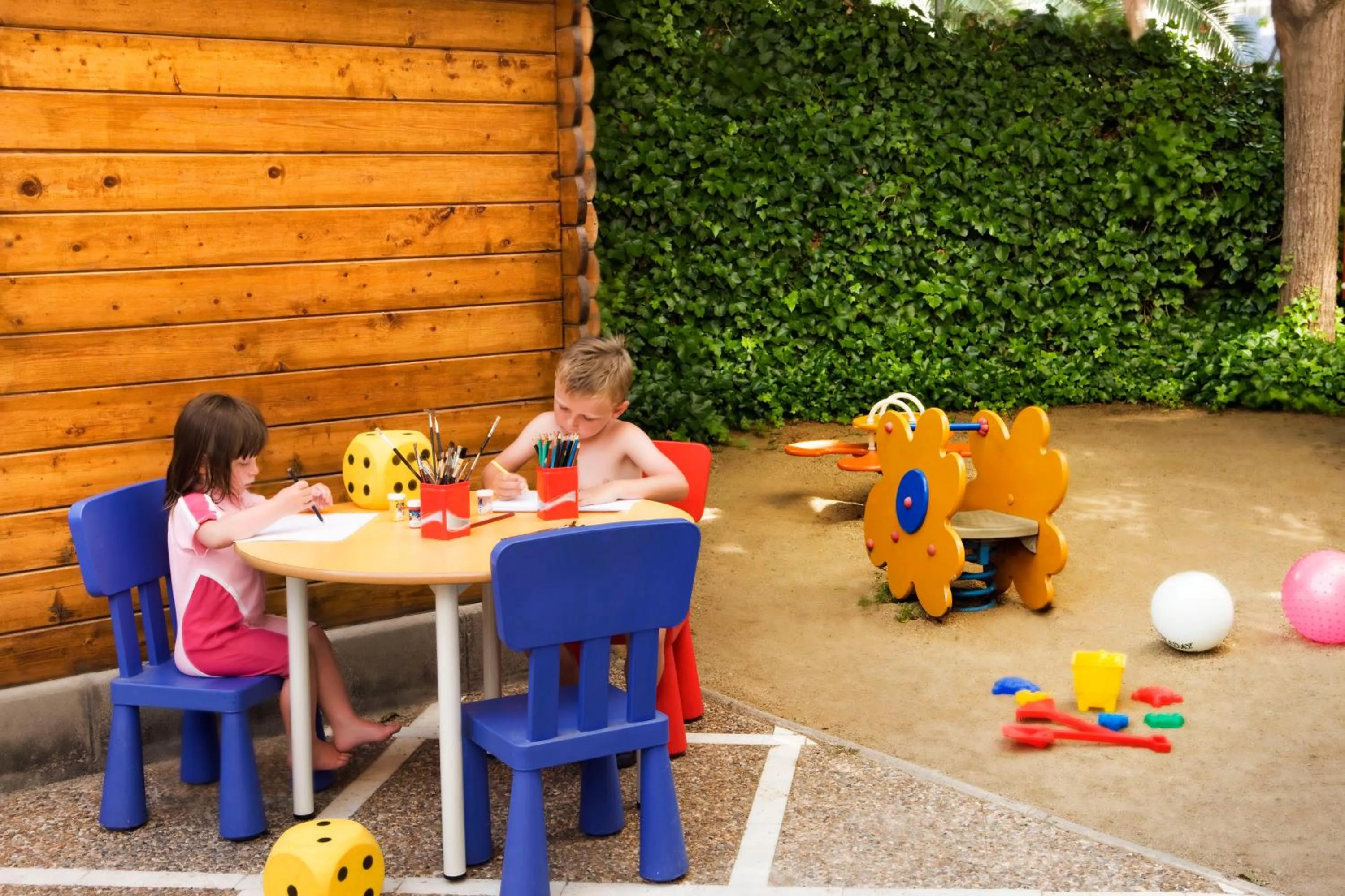 Children play ground in H10 Salou Princess