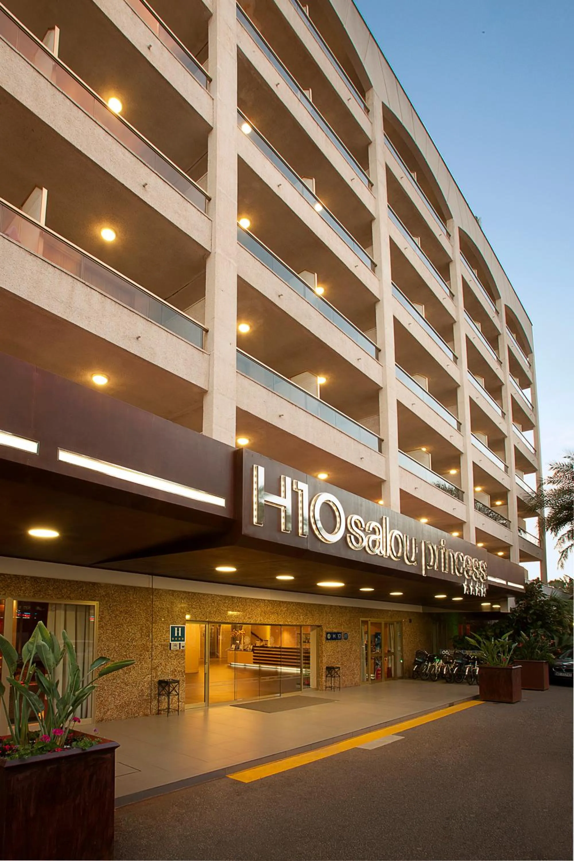 Facade/entrance in H10 Salou Princess