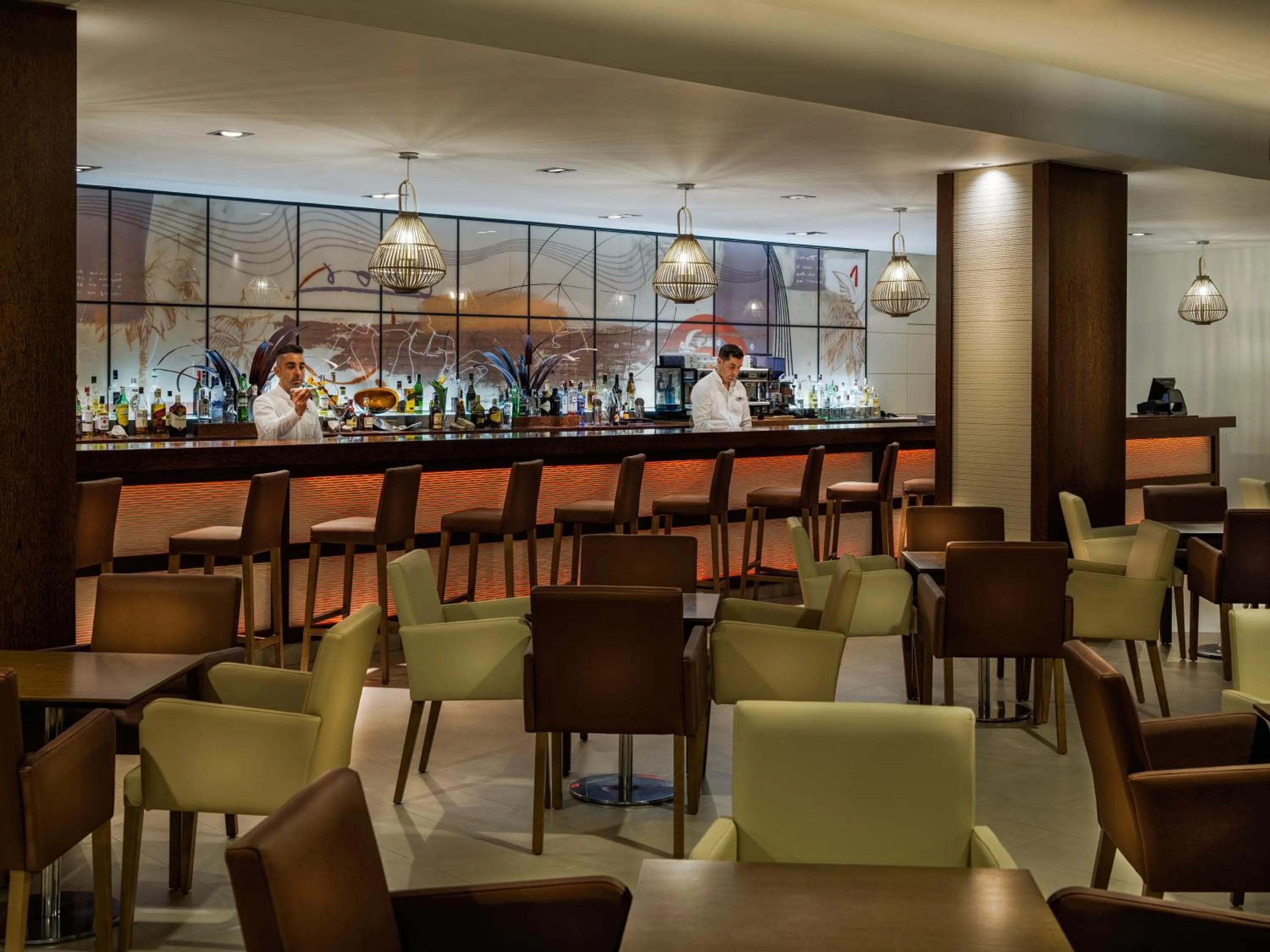 Lounge or bar in H10 Salou Princess