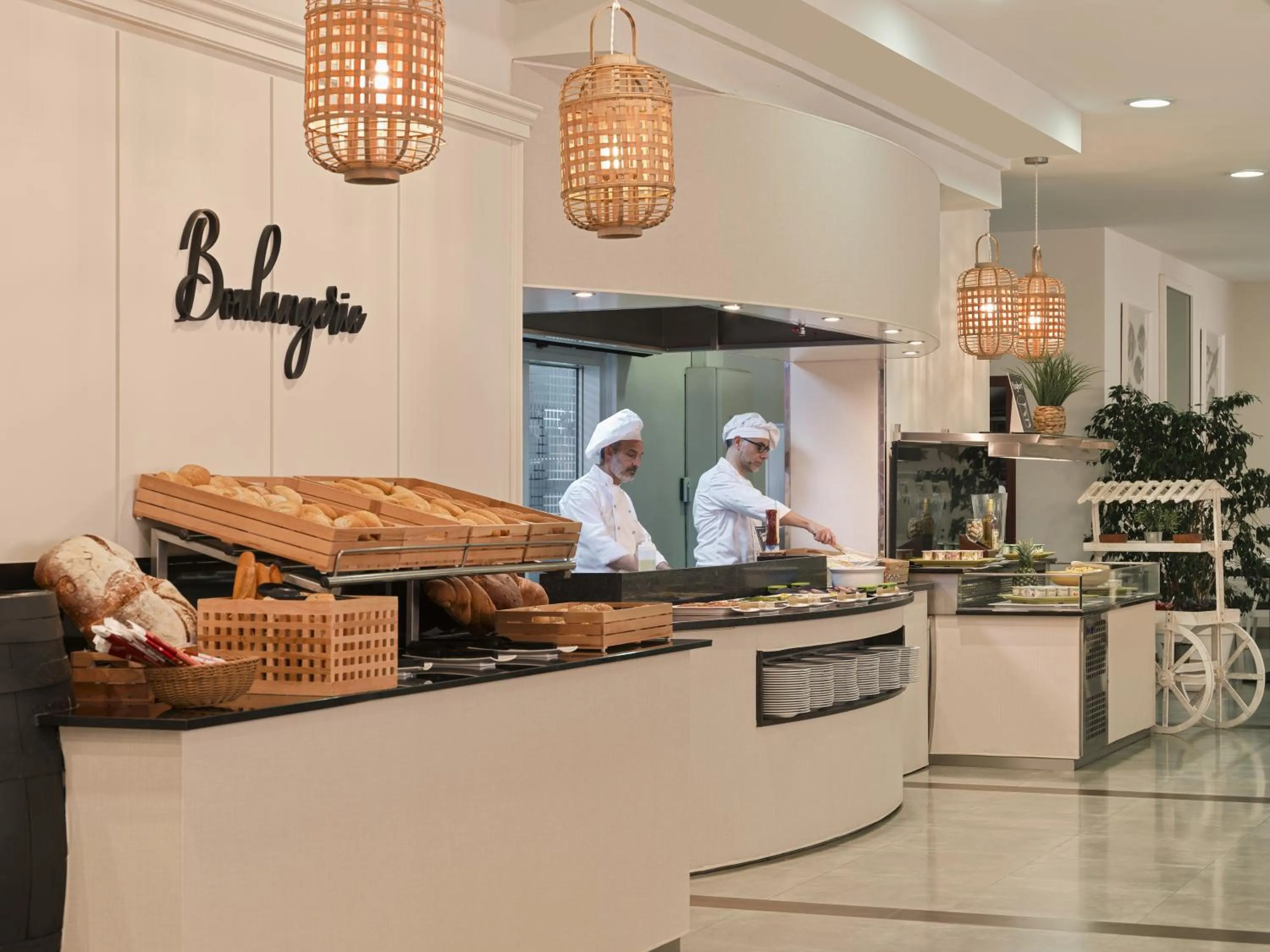 Restaurant/places to eat in H10 Salou Princess