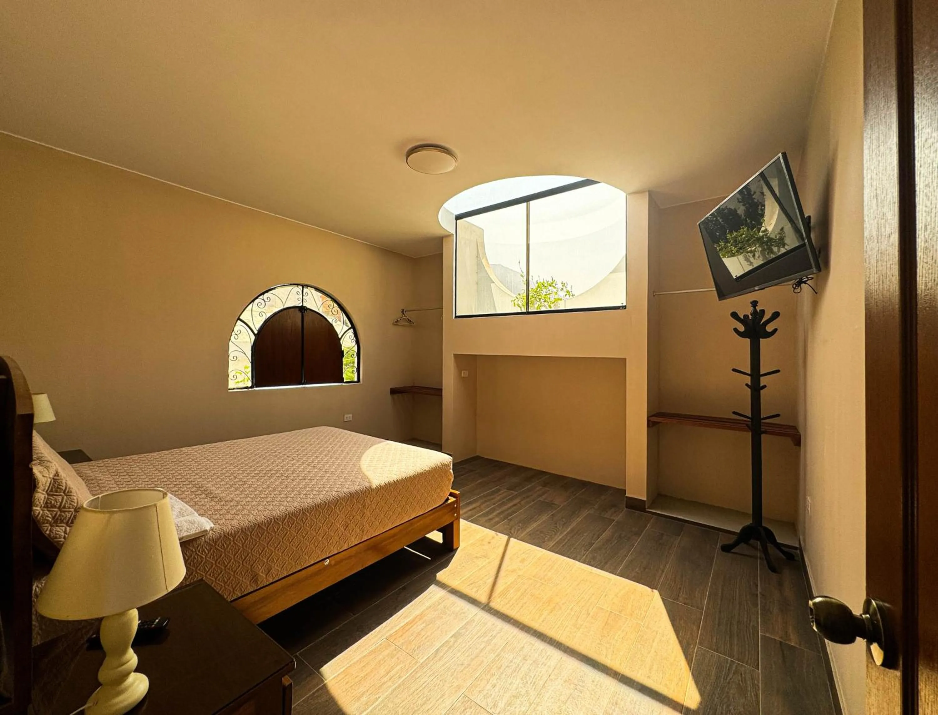 Photo of the whole room, Bed in Casa Hotel Mamaluna