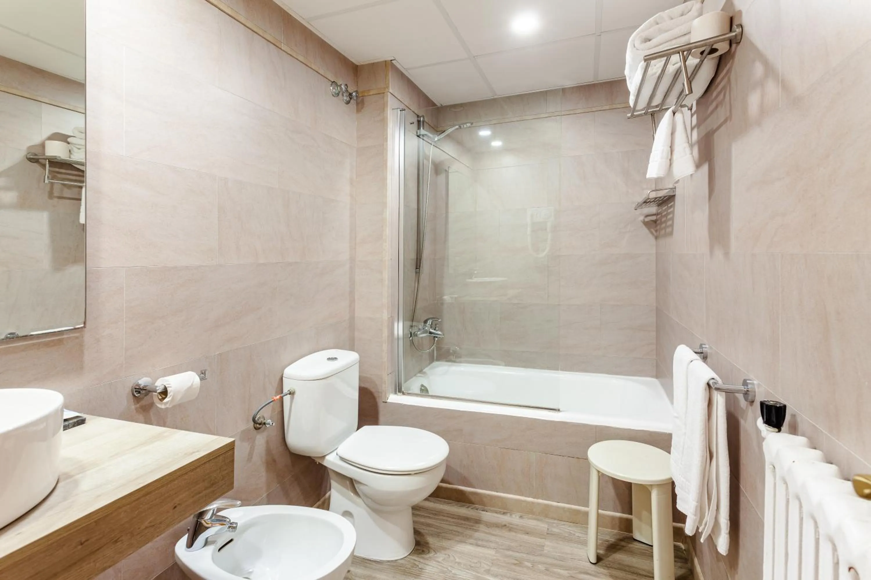 Shower in Checkin Travé