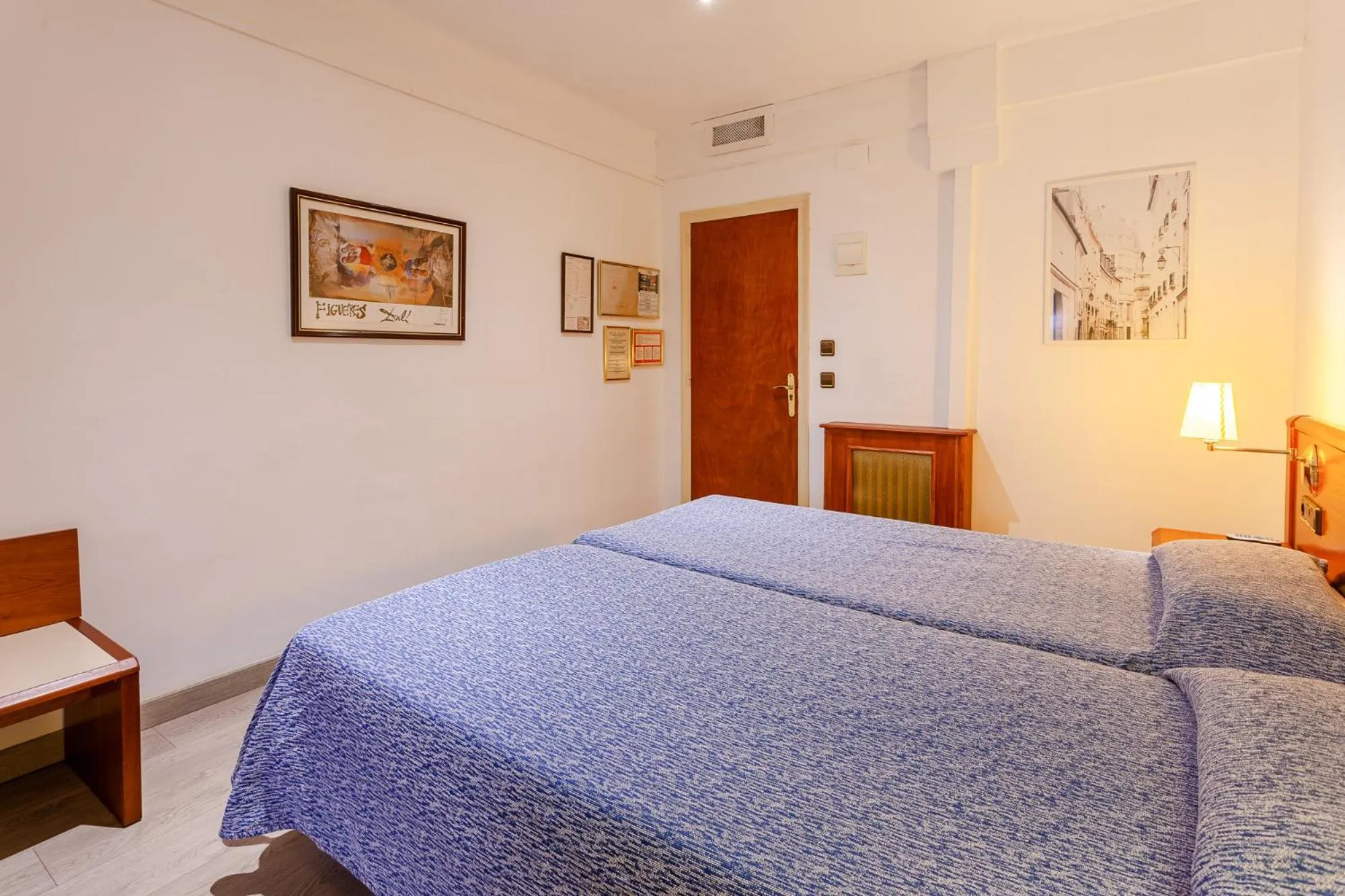 Bed in Checkin Travé