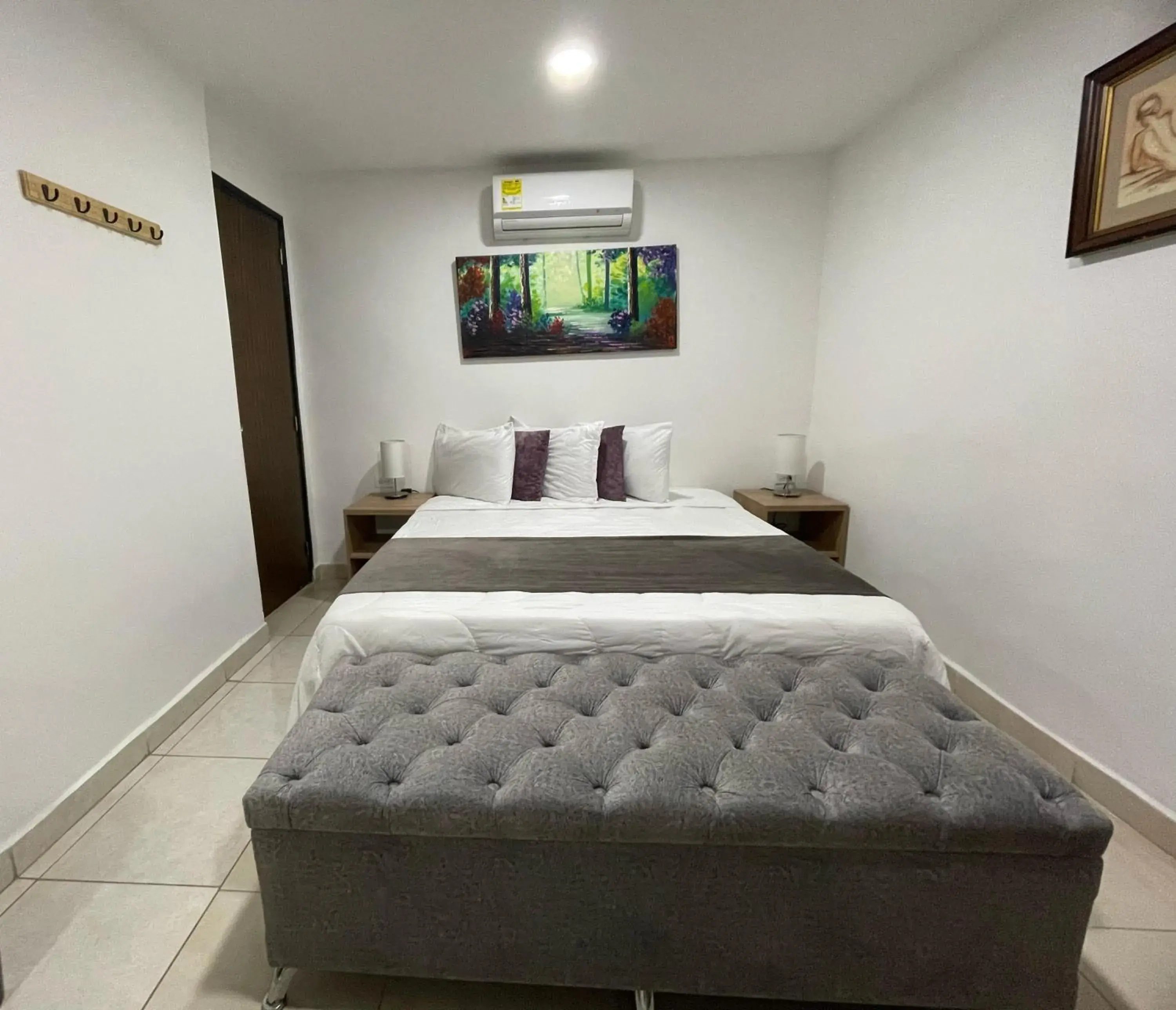 Superior Double Room in Aguacatala Hotel Boutique Superior Double Room in Aguacatala Hotel Boutique