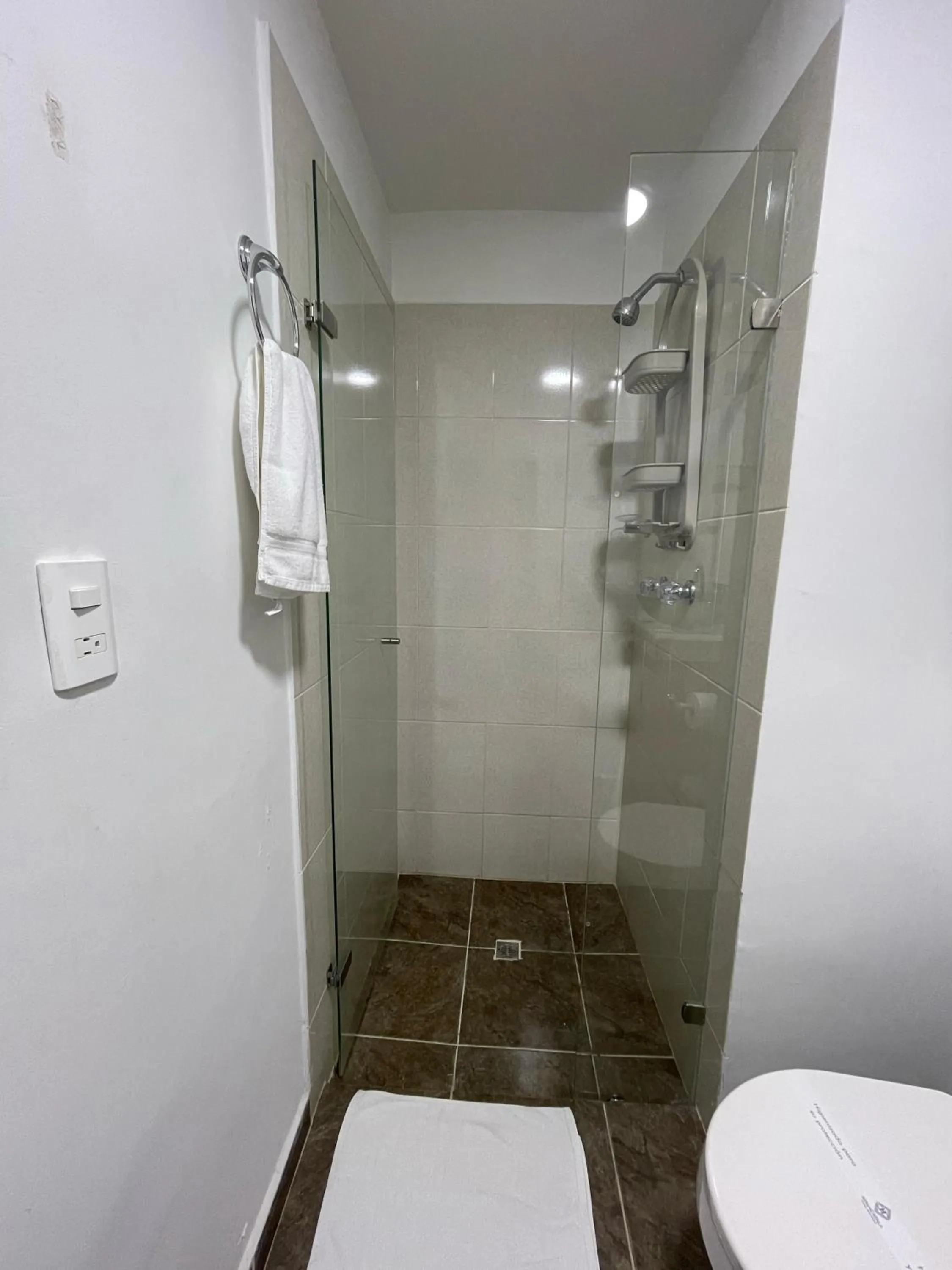 Shower in Aguacatala Hotel Boutique