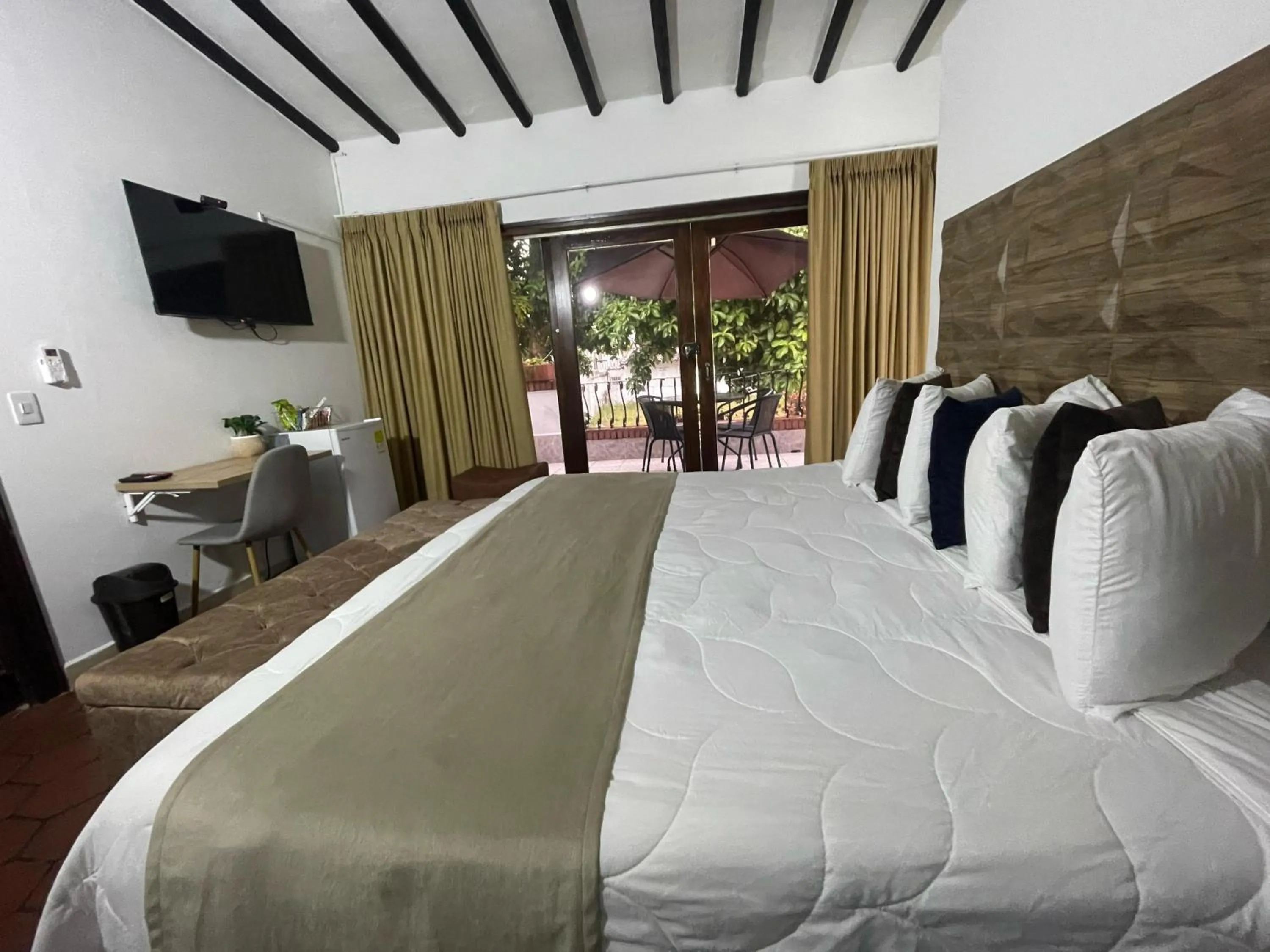 Bed in Aguacatala Hotel Boutique