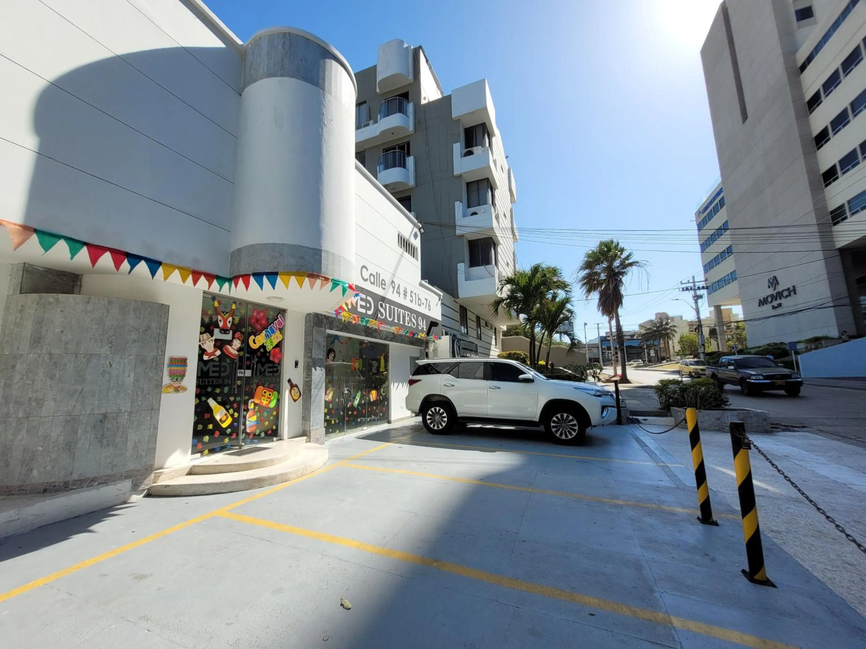 Facade/entrance in Hotel Med Suites 94