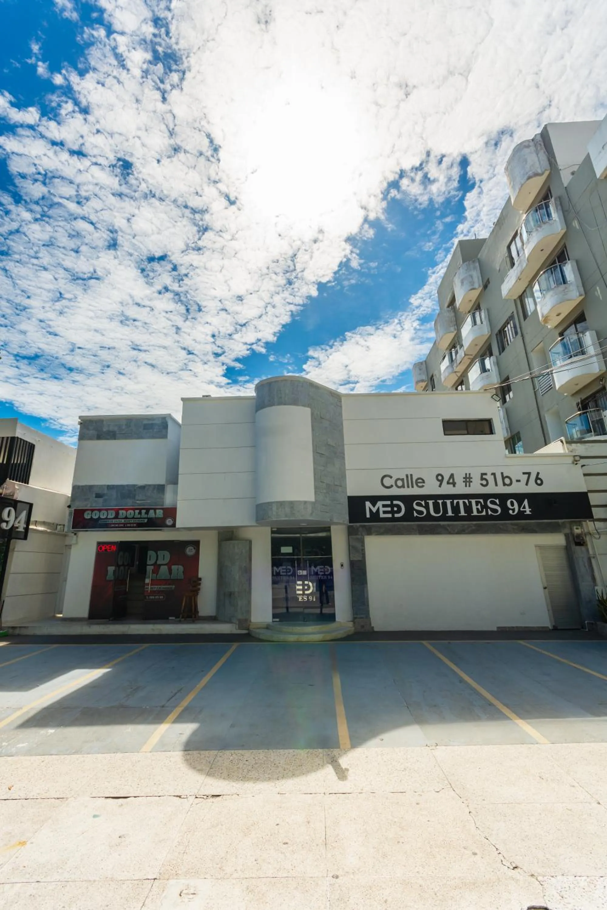 Property building in Hotel Med Suites 94