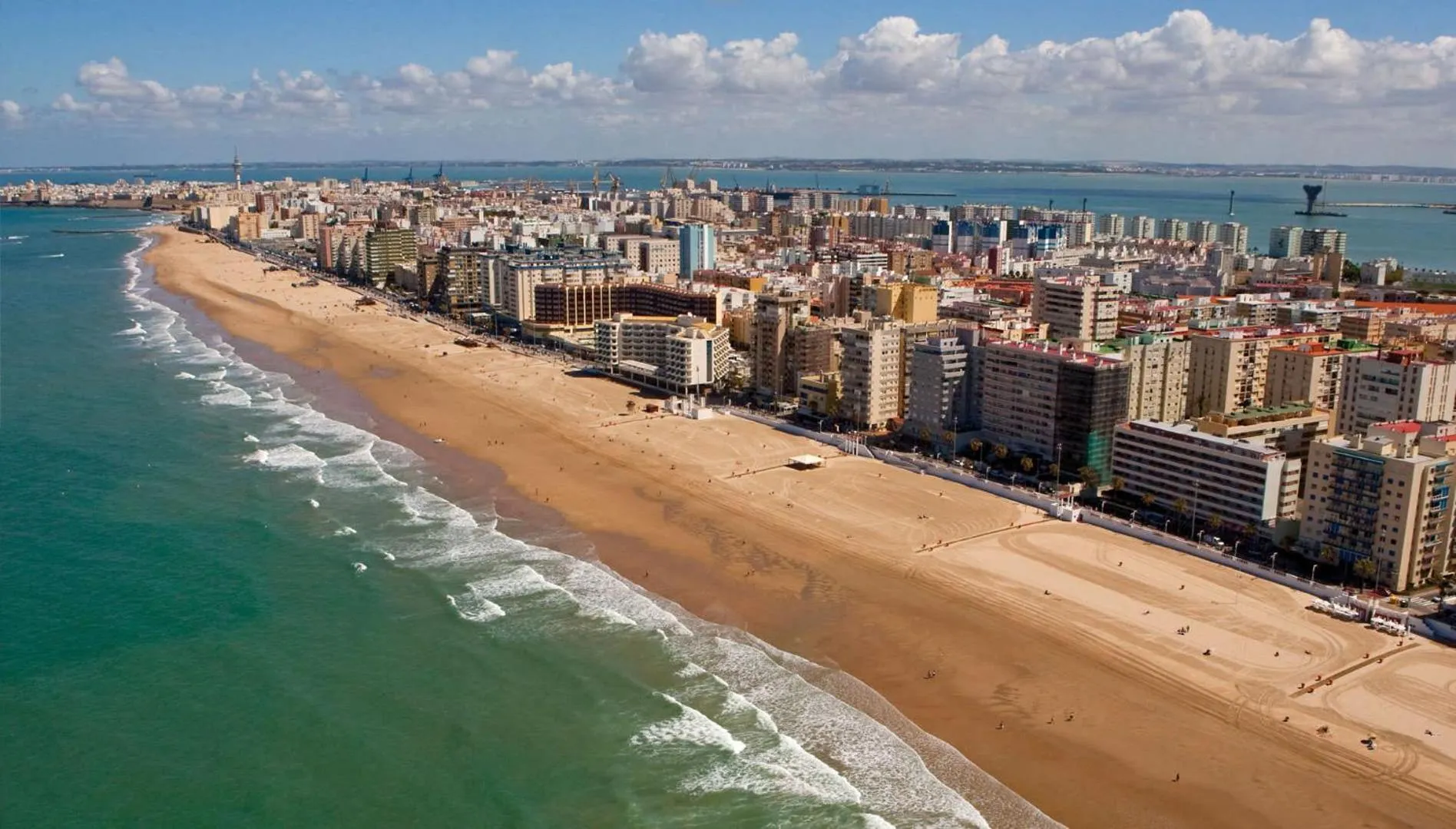 Beach in Hotel Regio Cádiz