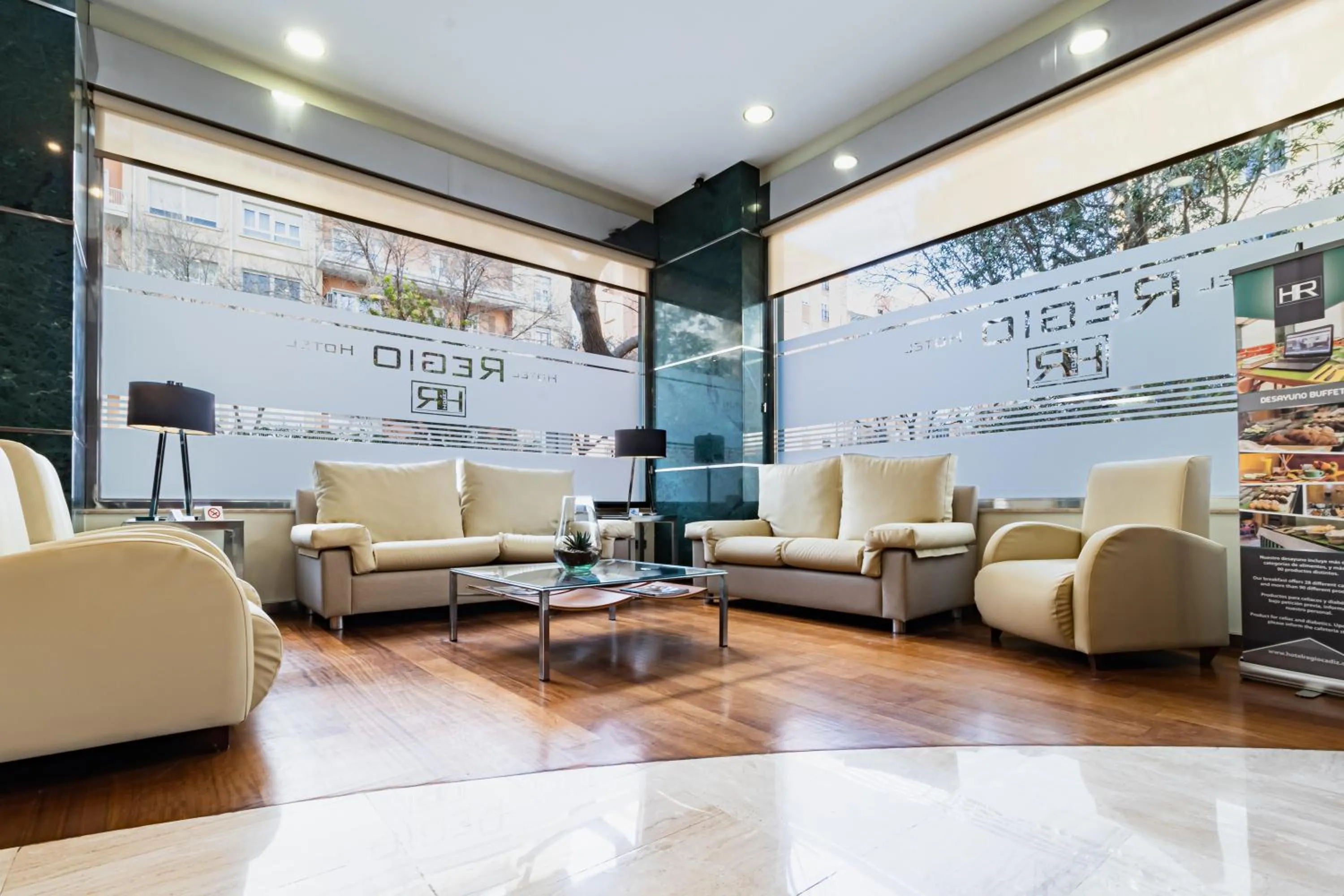 Lobby or reception in Hotel Regio Cádiz