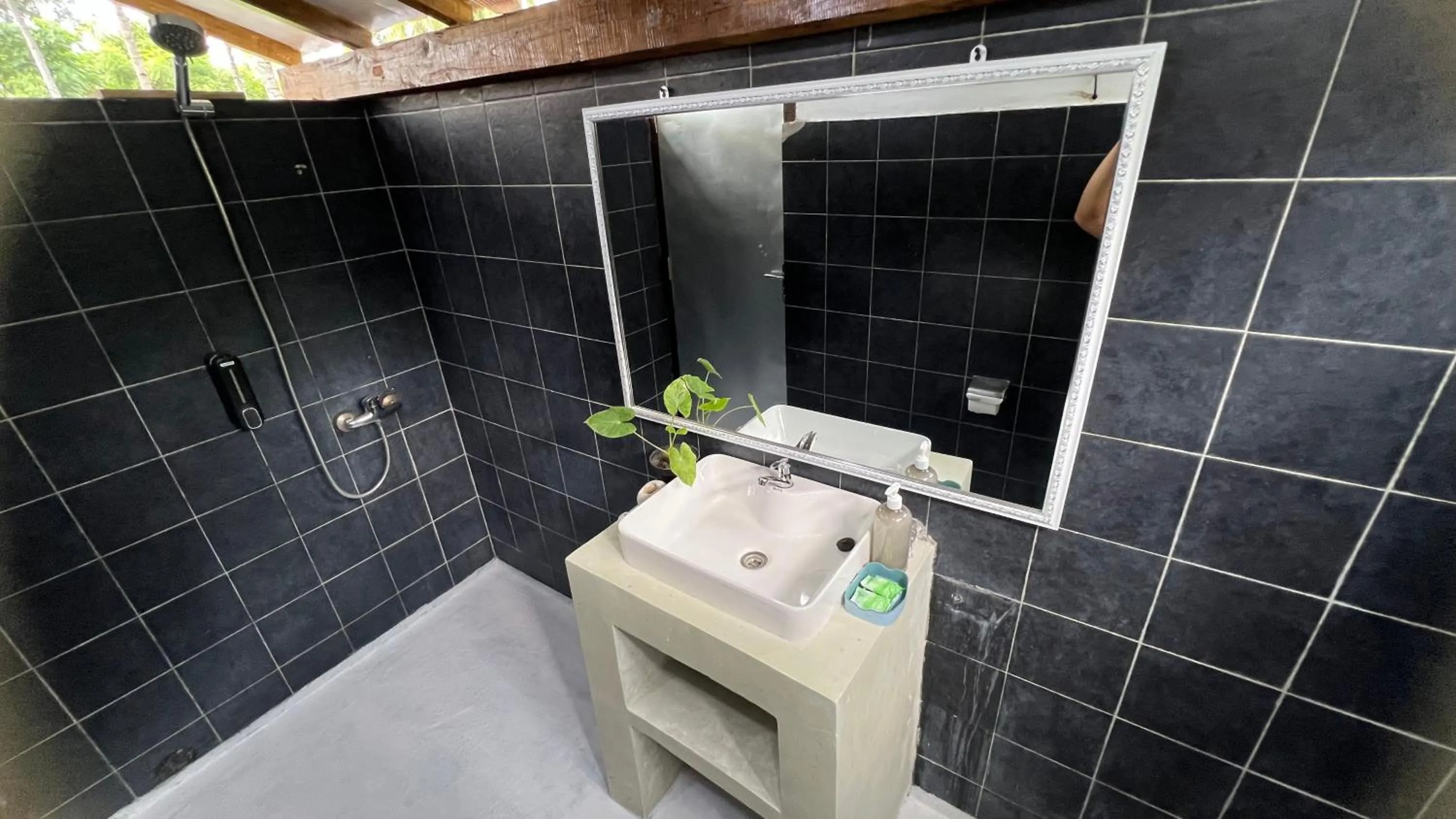 Shower in Tahlia's Villa