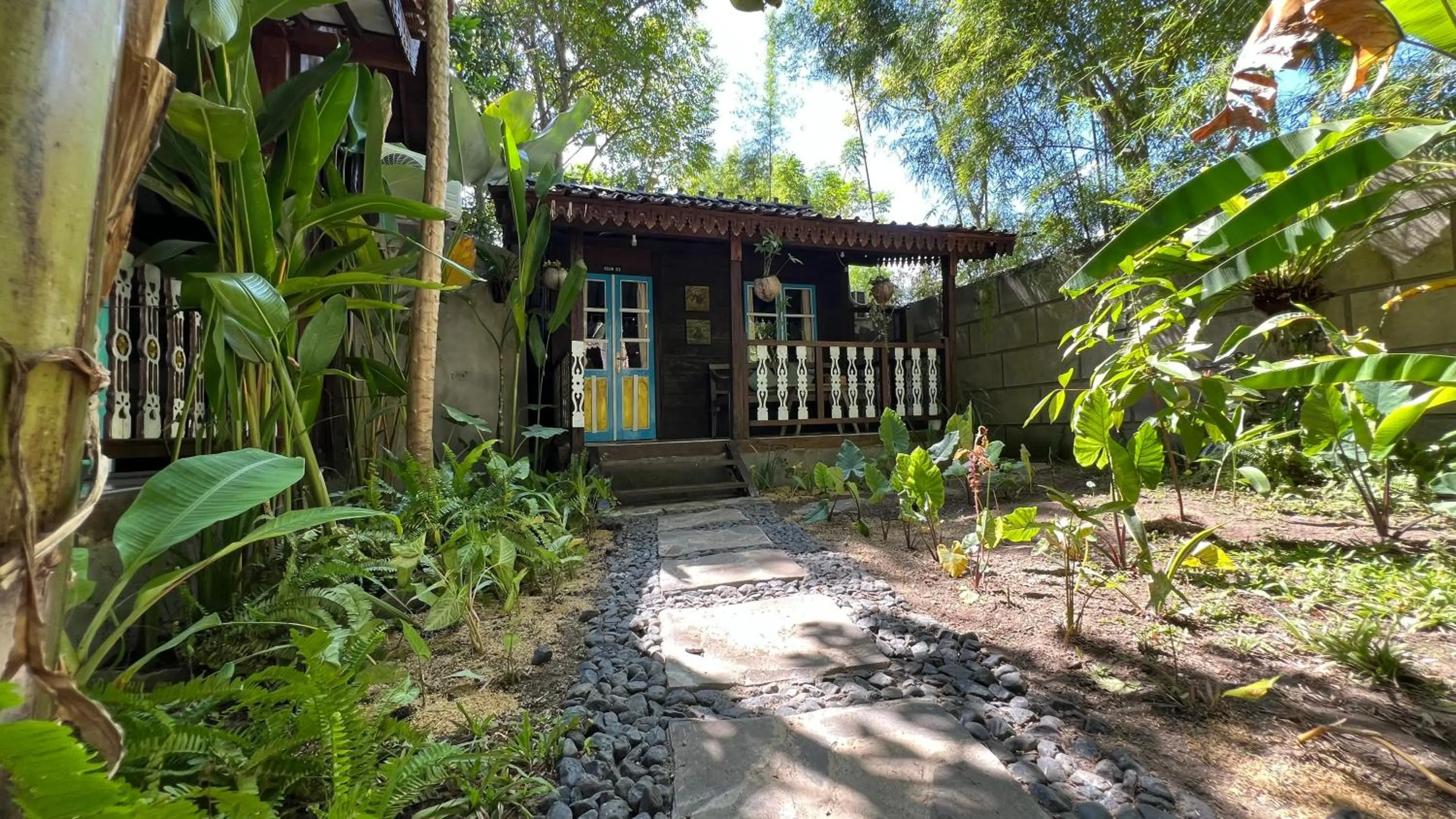 Property building in Tahlia's Villa