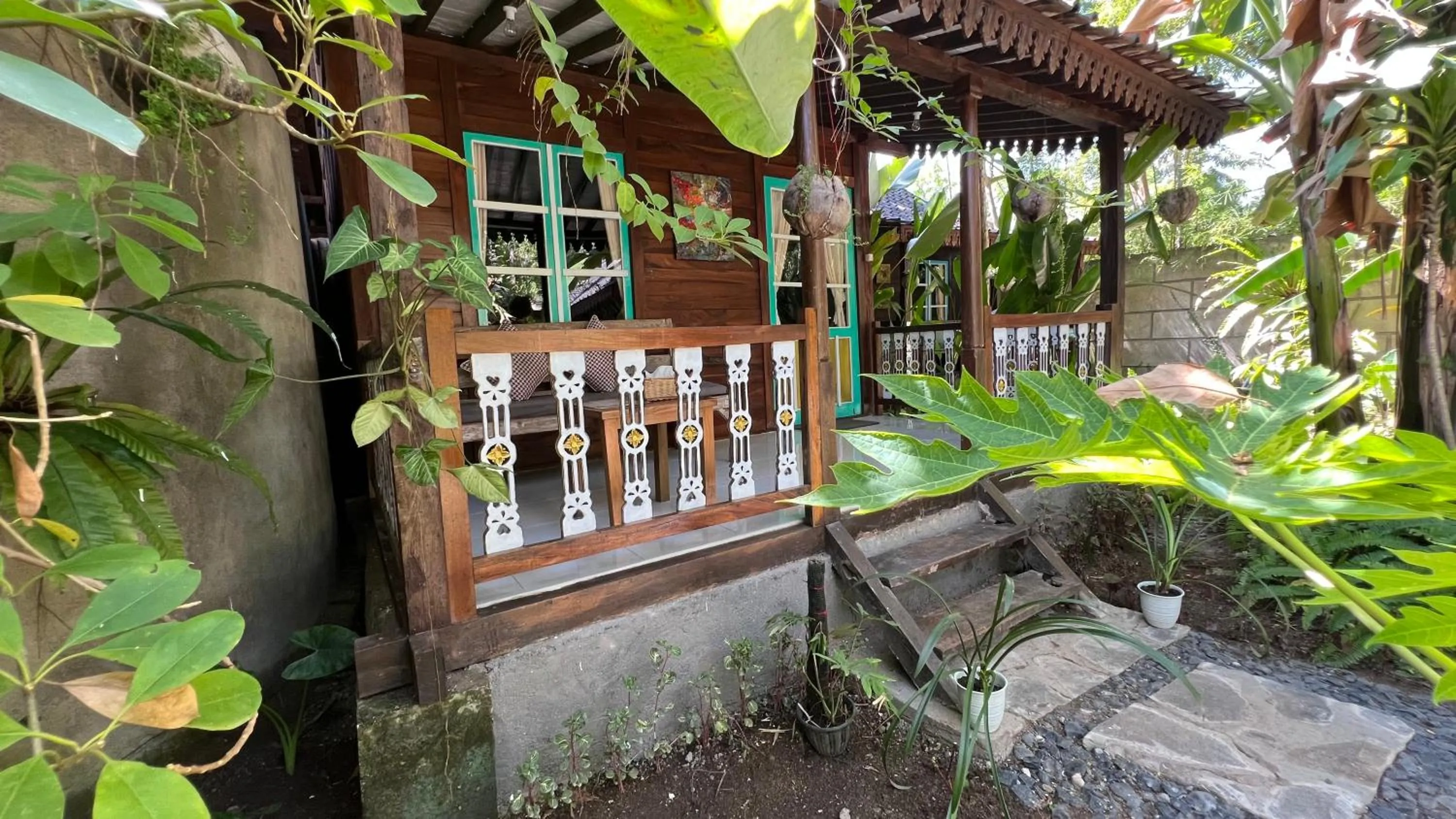 Day in Tahlia's Villa