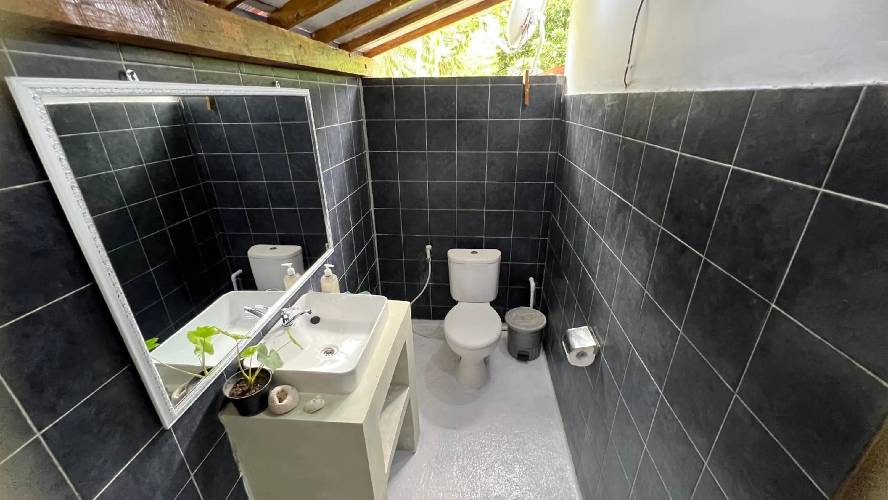 Shower in Tahlia's Villa