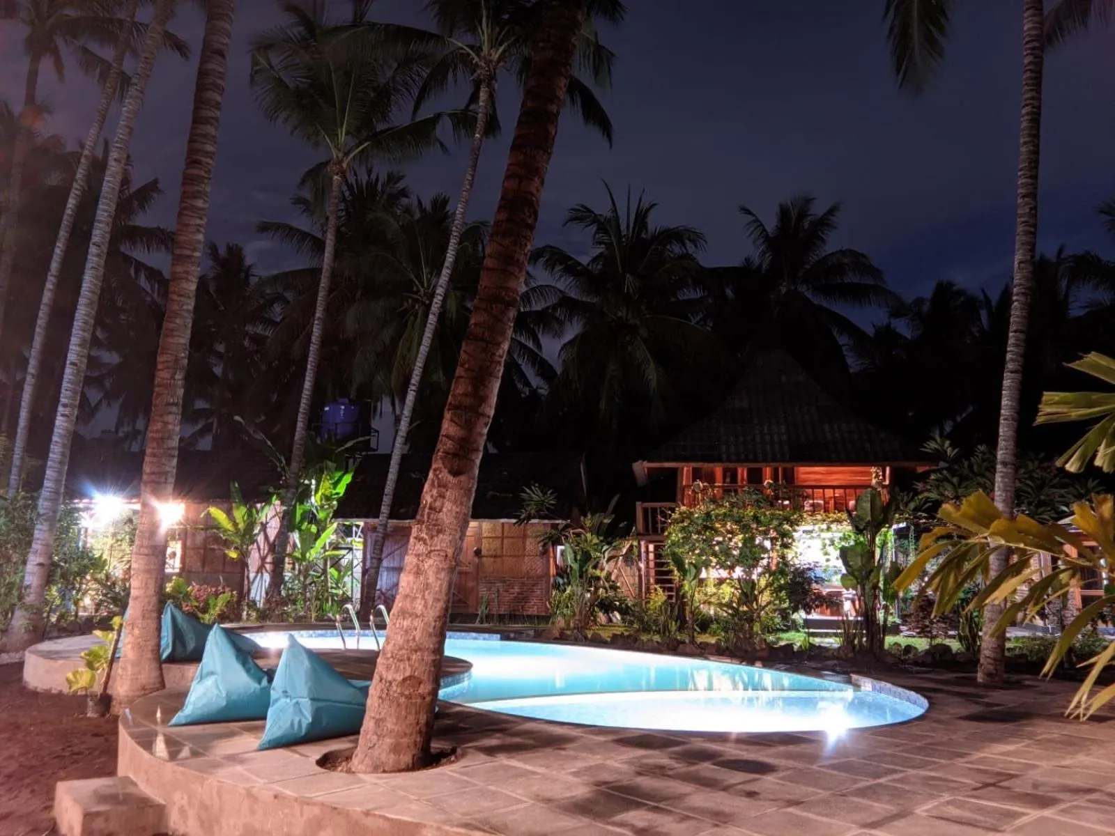 Night in Tahlia's Villa