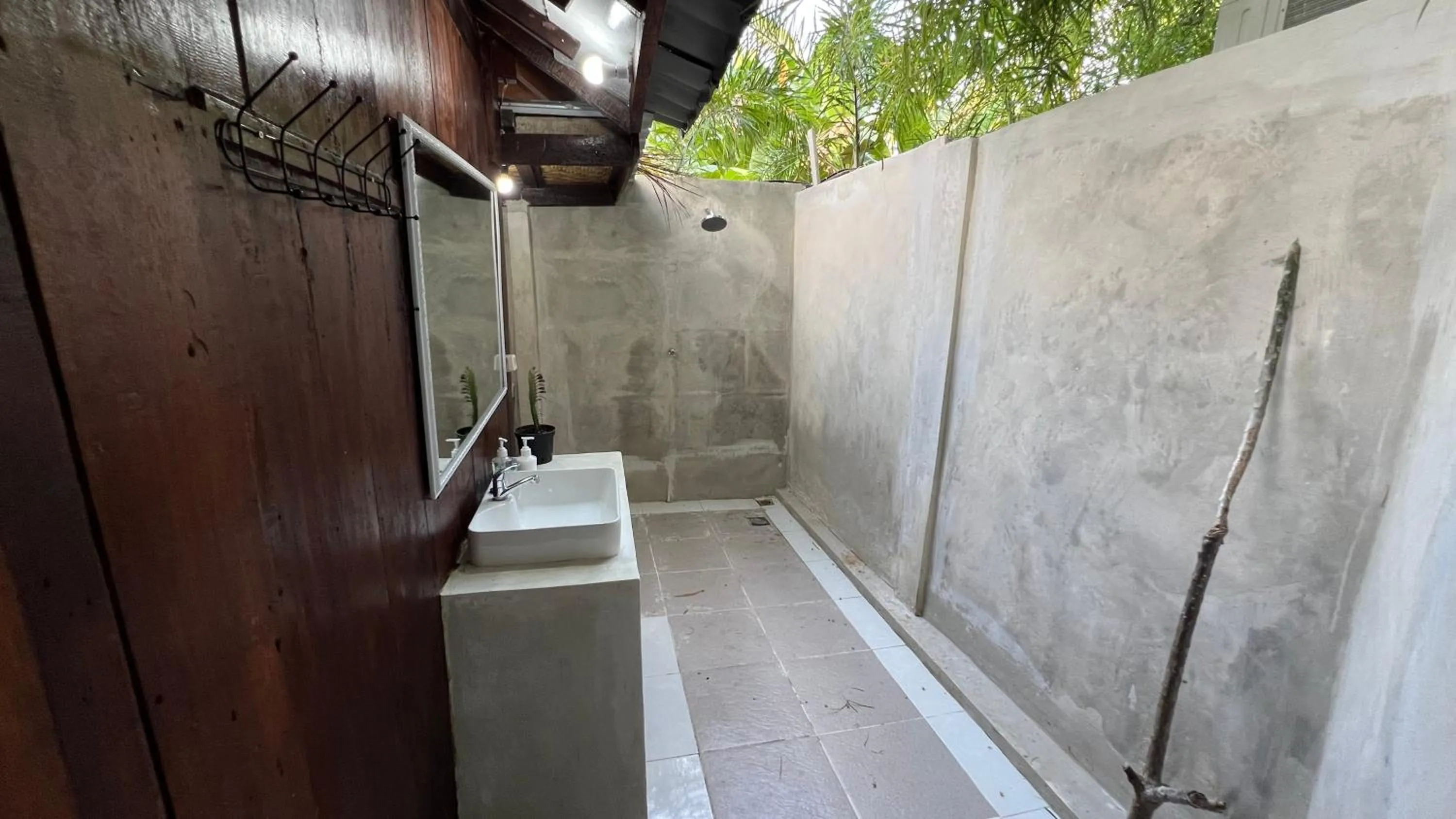 Shower in Tahlia's Villa