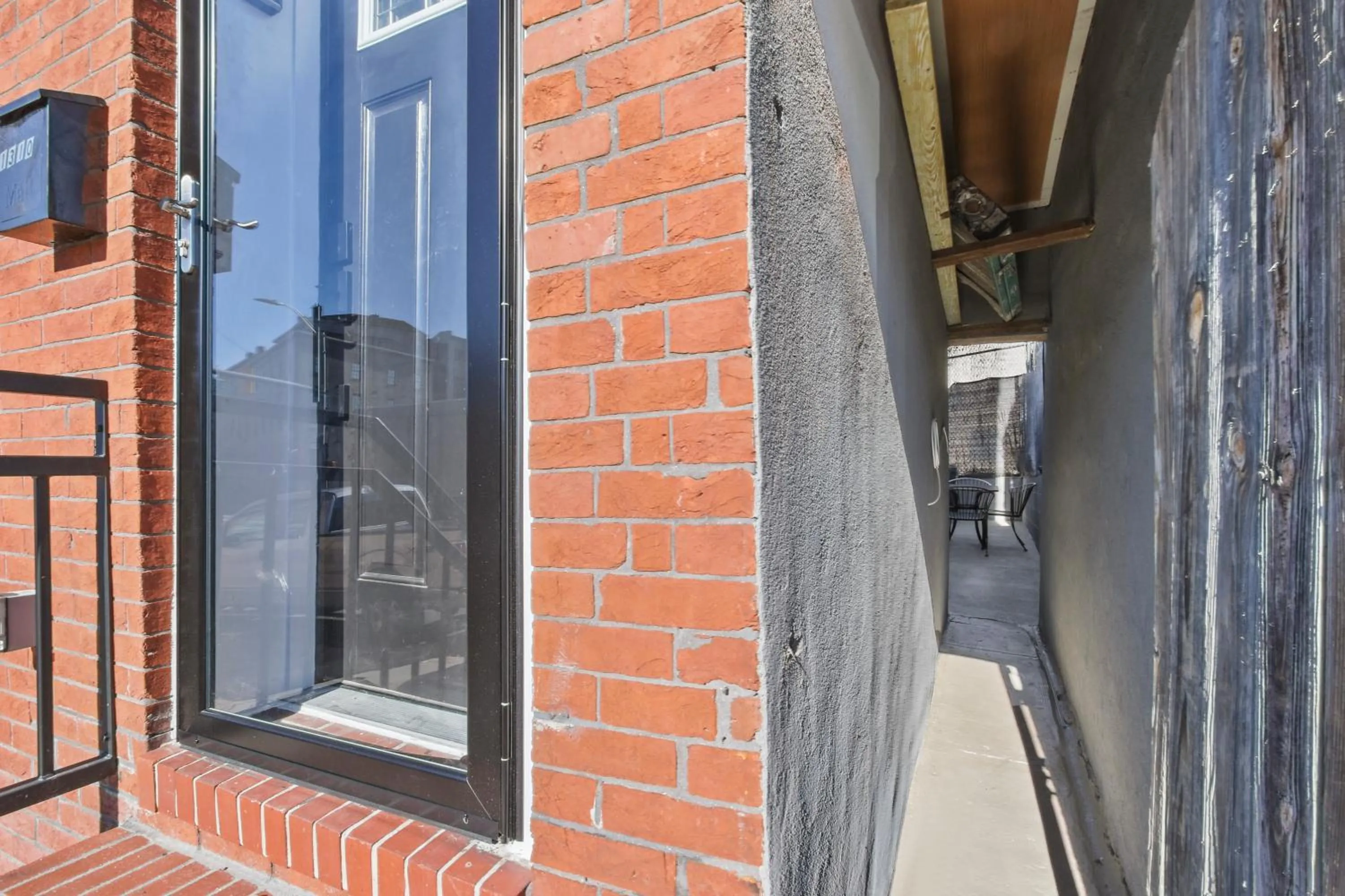 Property building in Cozy Ba Townhome Near Little Italy I Fells Point