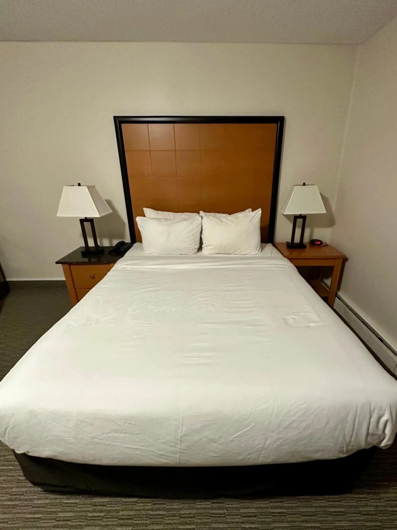 Bed in Anavada Inn & Suites - Grande Prairie
