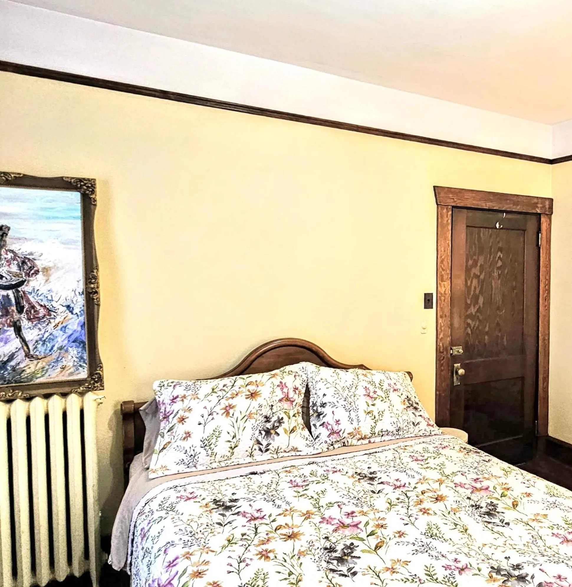 Bedroom, Bed in Royal Hotel Sydney