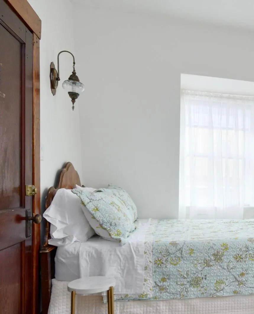 Bedroom, Bed in Royal Hotel Sydney