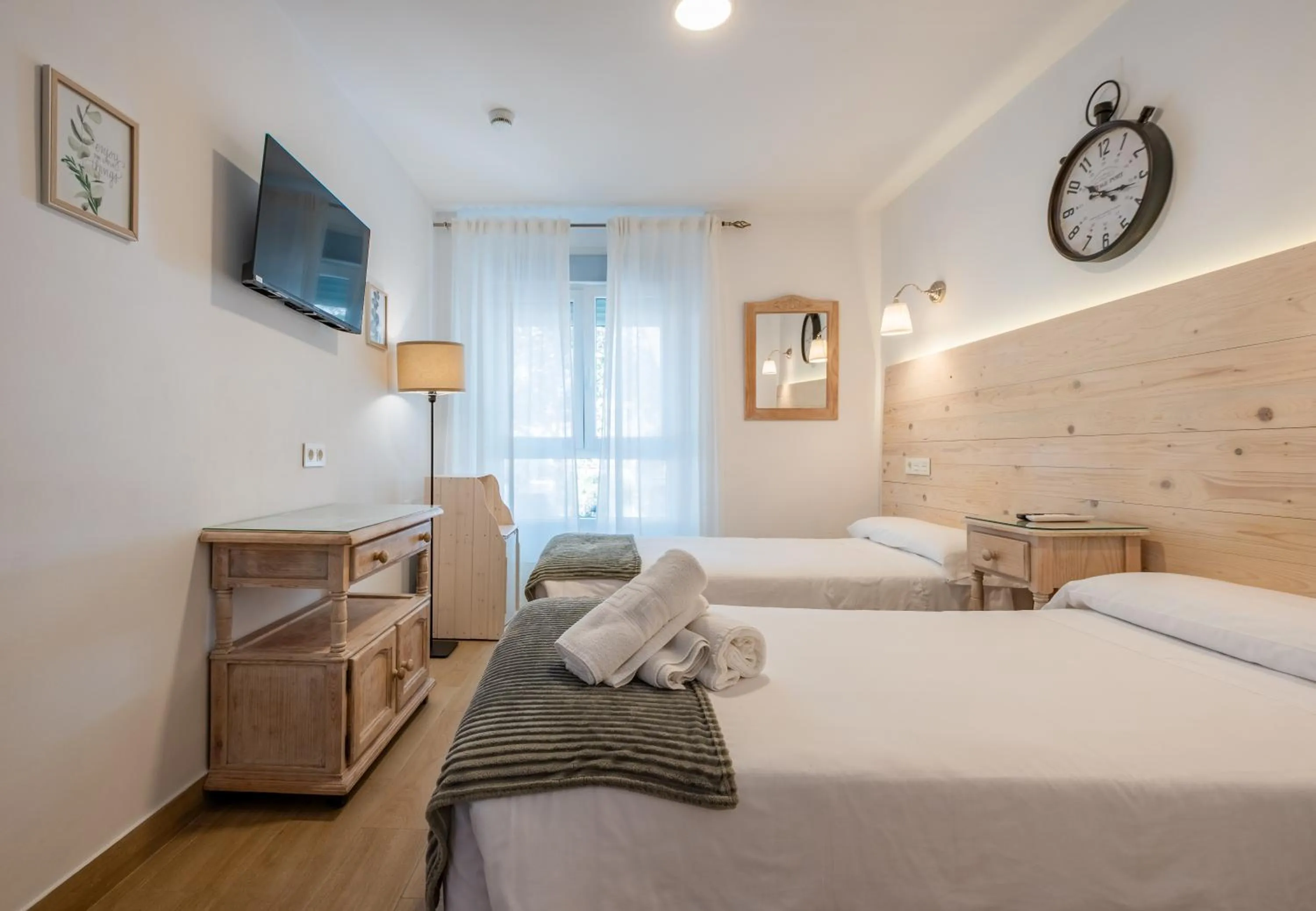 Photo of the whole room, Bed in El Nogal Home